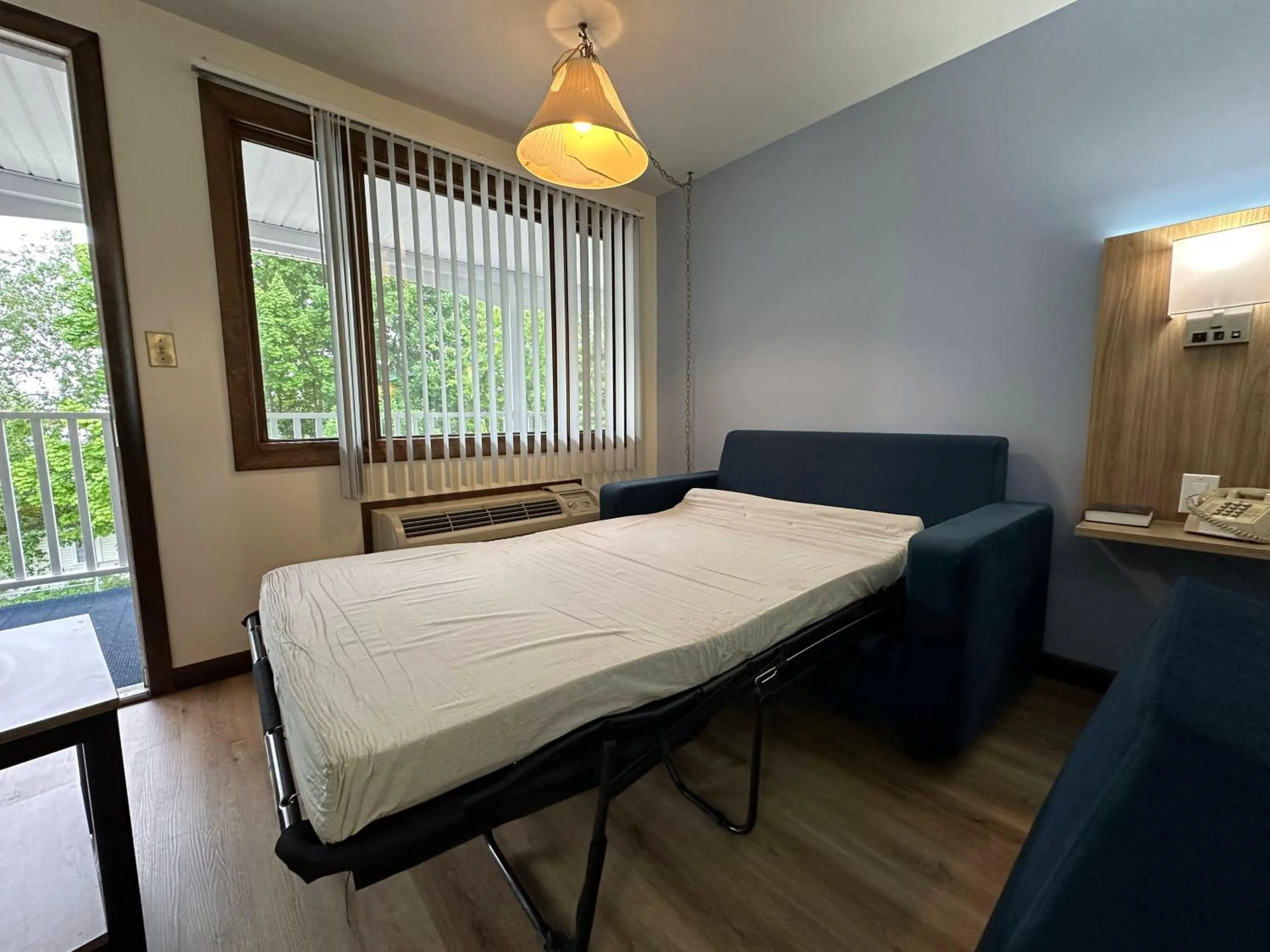 Seating area in USA Inn