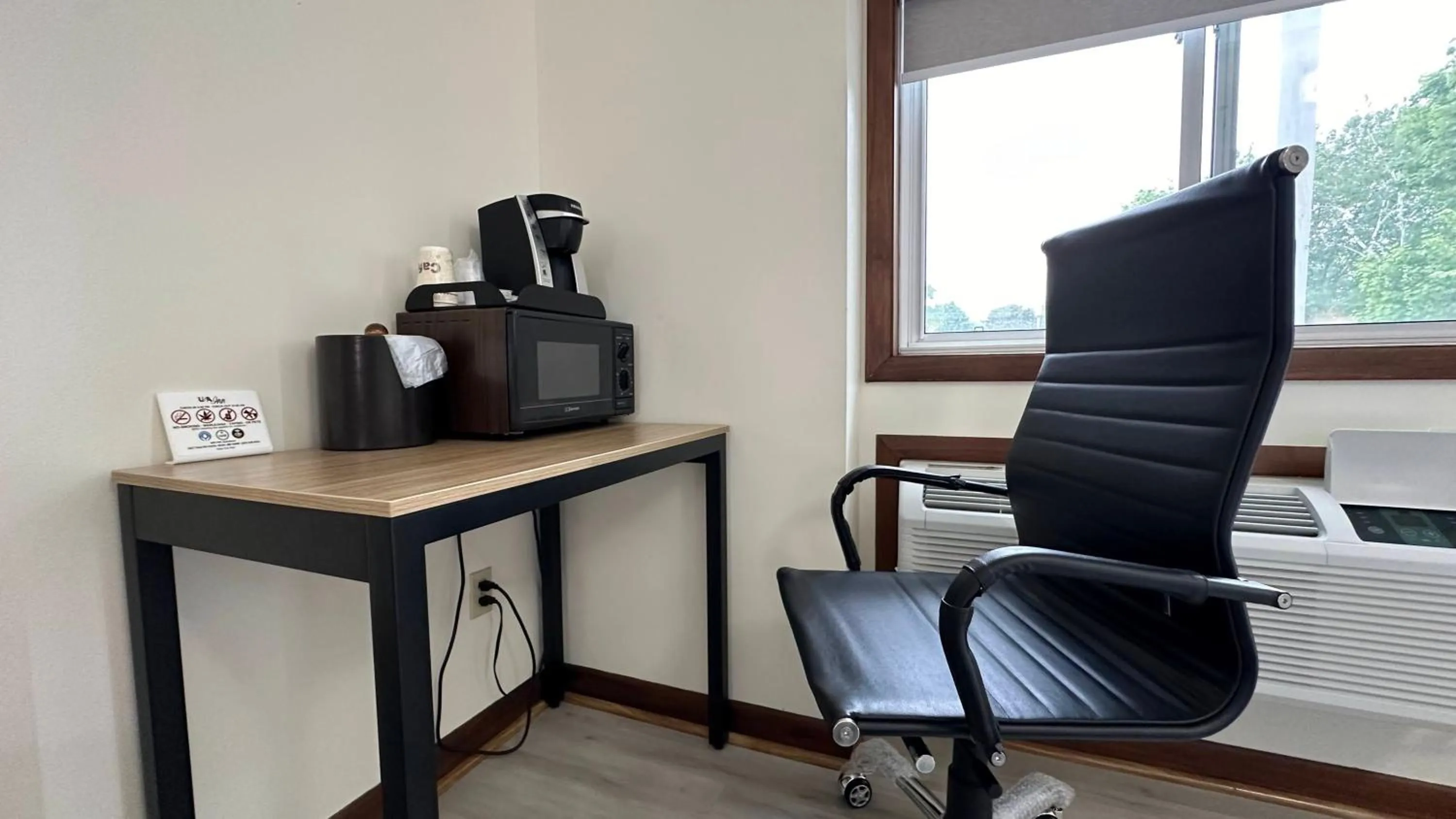 Coffee/tea facilities in USA Inn