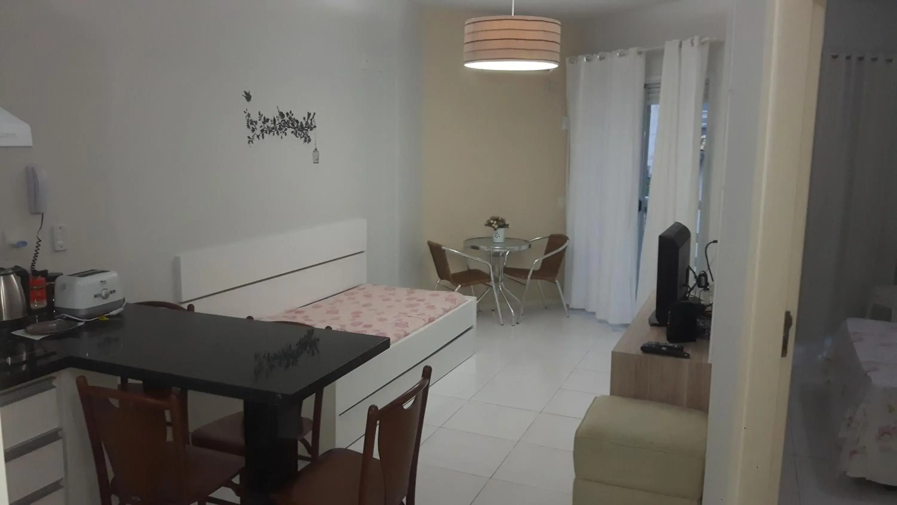 One-Bedroom Apartment in Apto Ingleses à 50mts da praia One-Bedroom Apartment in Apto Ingleses à 50mts da praia