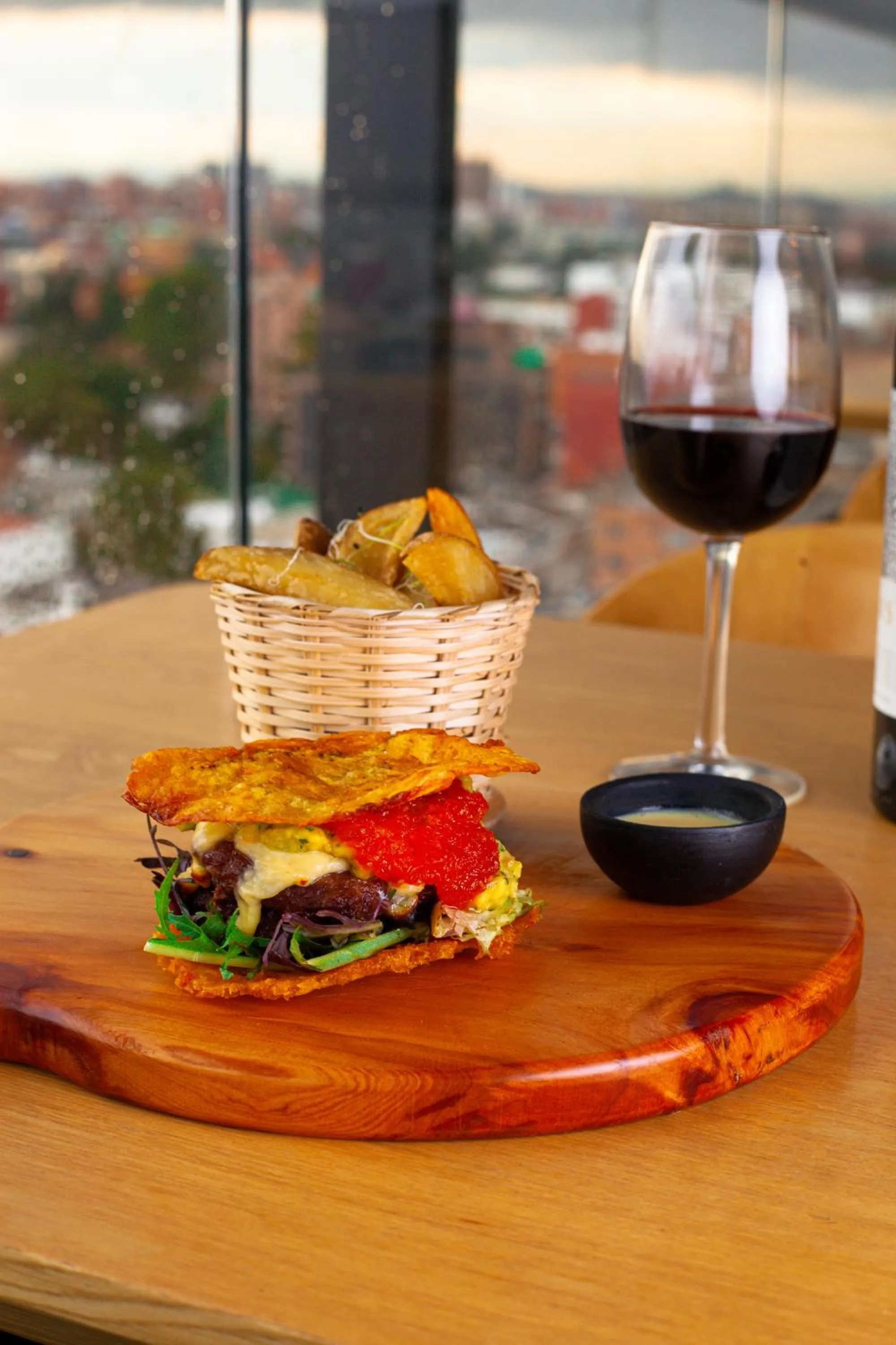 Restaurant/places to eat in Hotel American Visa Tower