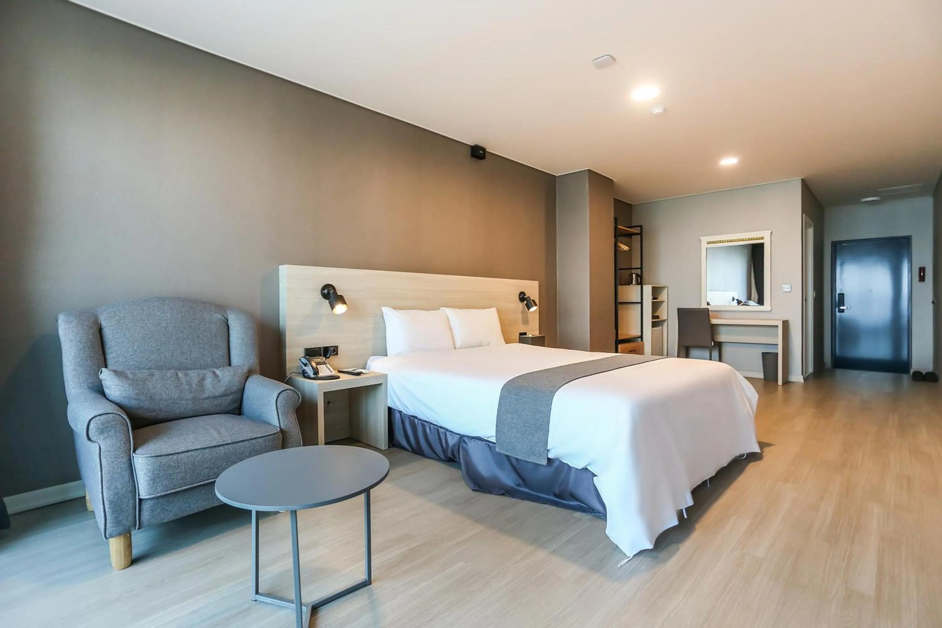 Bed in Gyeongpo Soo Hotel