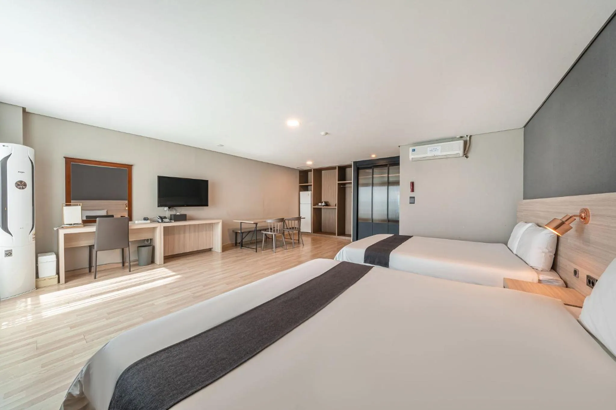 Bed in Gyeongpo Soo Hotel