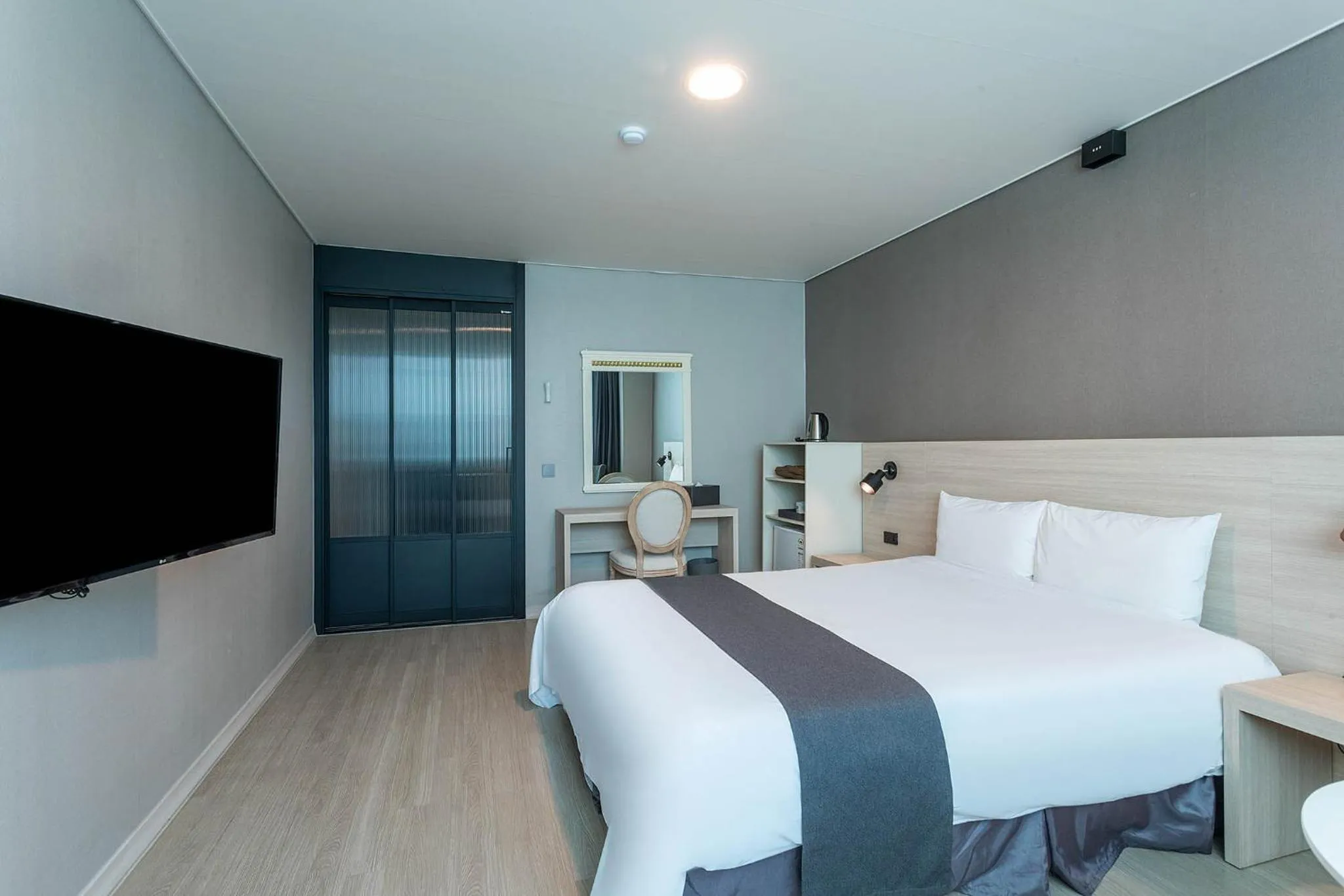 Bed in Gyeongpo Soo Hotel