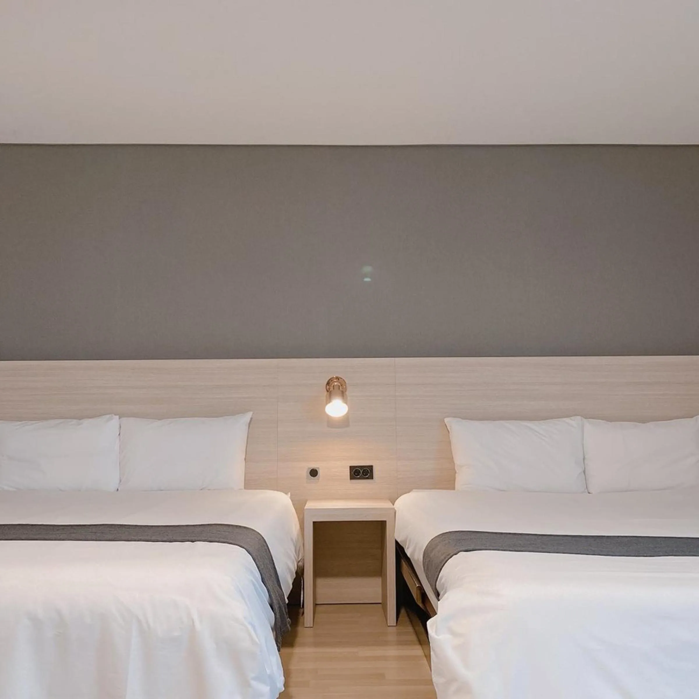 Bed in Gyeongpo Soo Hotel