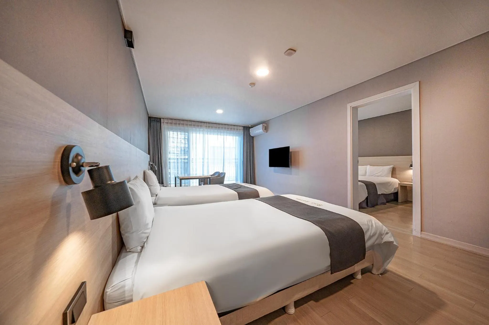 Bed in Gyeongpo Soo Hotel