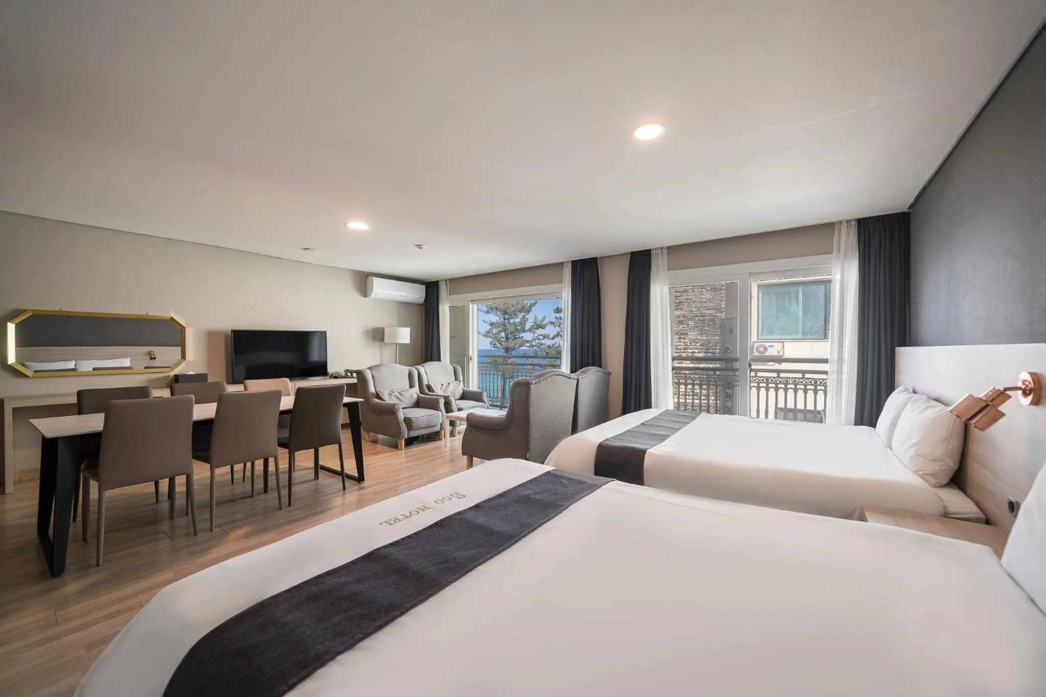 Bed in Gyeongpo Soo Hotel