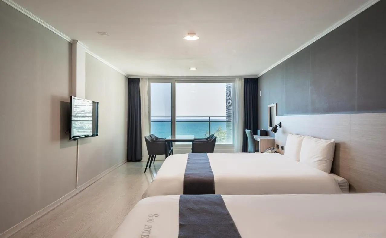 Bed in Gyeongpo Soo Hotel