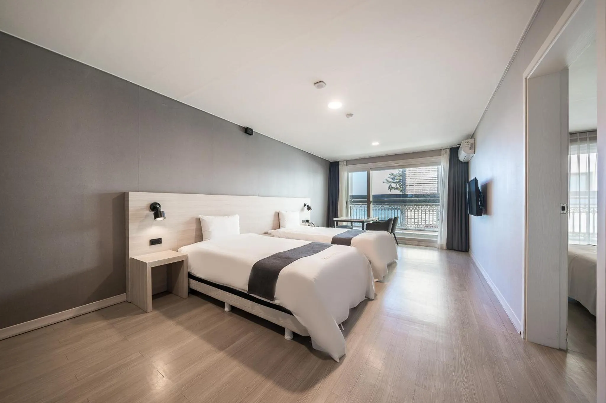 Bed in Gyeongpo Soo Hotel