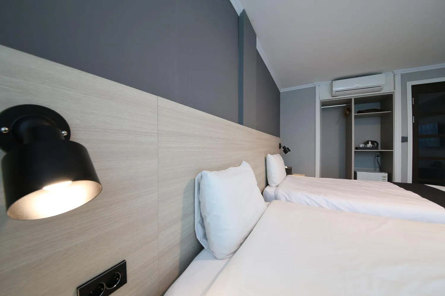 Bed in Gyeongpo Soo Hotel