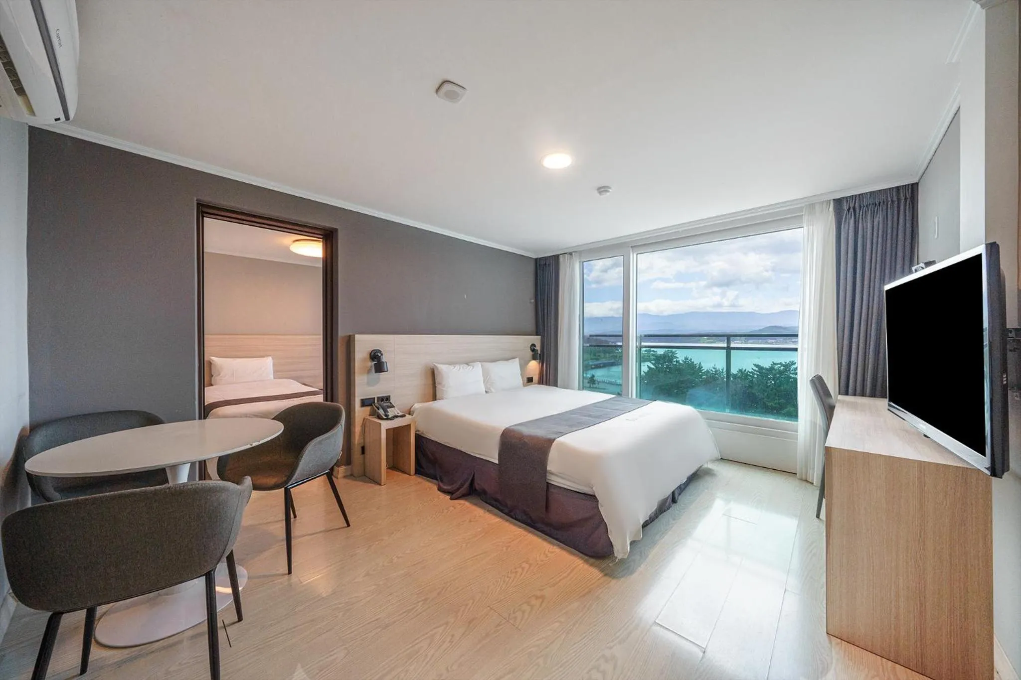 Bed in Gyeongpo Soo Hotel