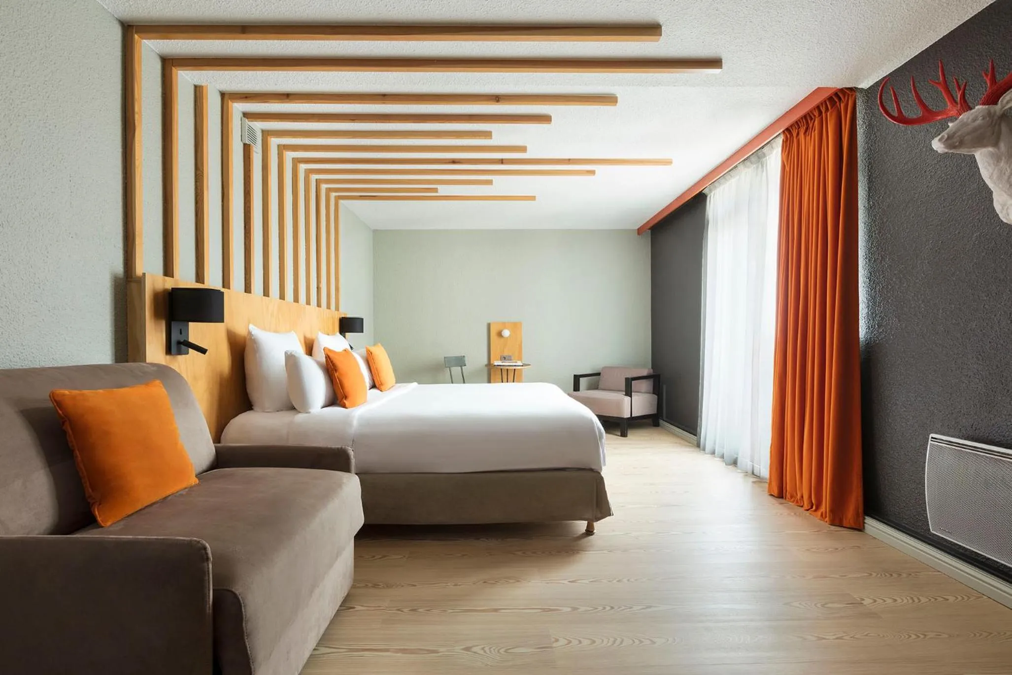 Bedroom, Bed in Hôtel Les Aiglons Chamonix