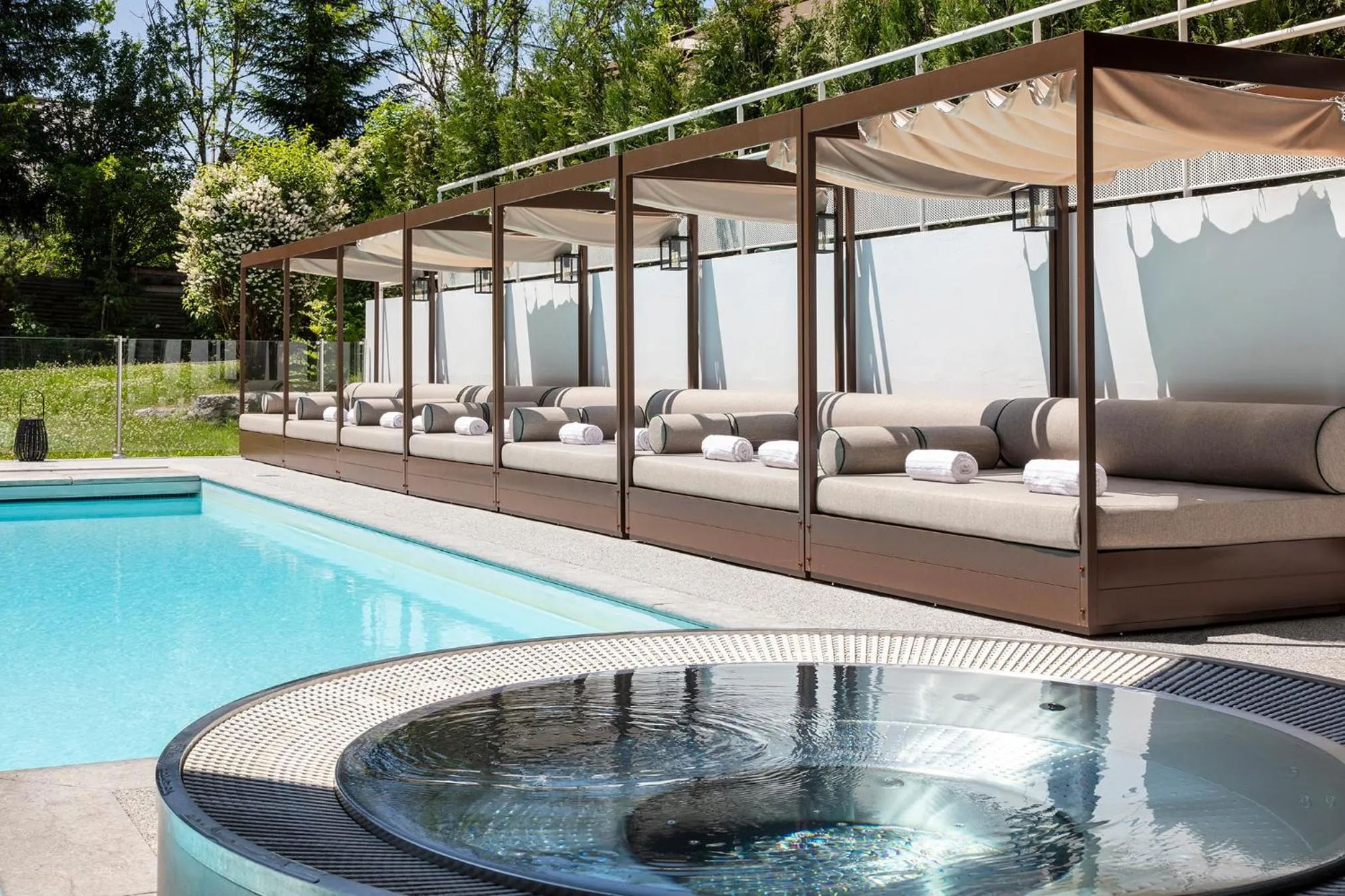 Swimming pool in Hôtel Les Aiglons Chamonix