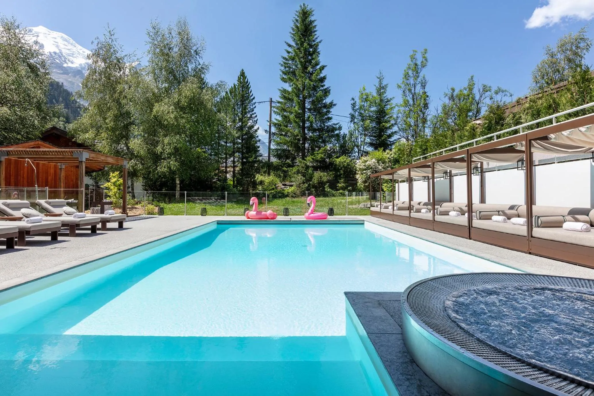 Swimming pool in Hôtel Les Aiglons Chamonix