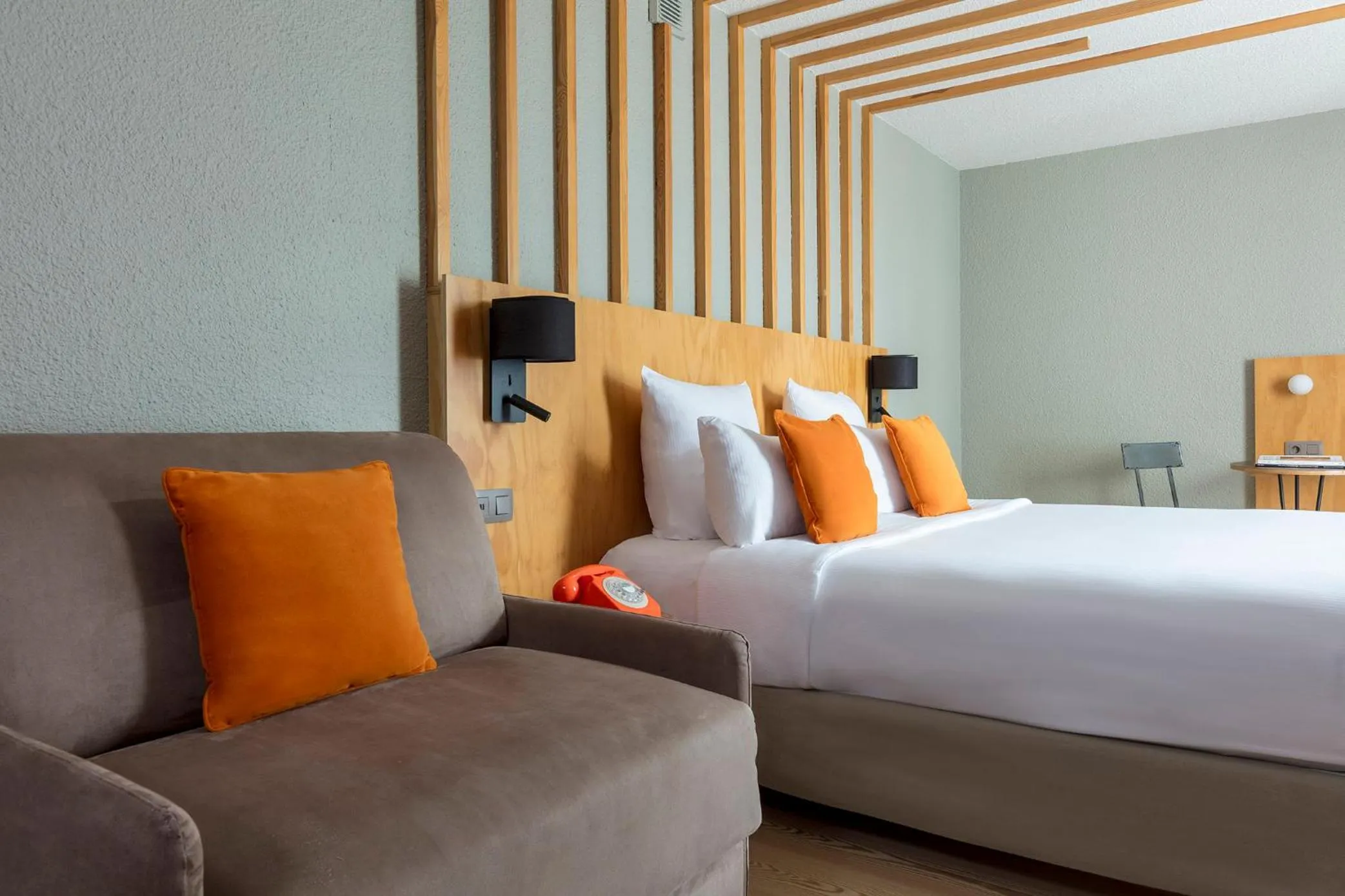 Bedroom, Bed in Hôtel Les Aiglons Chamonix