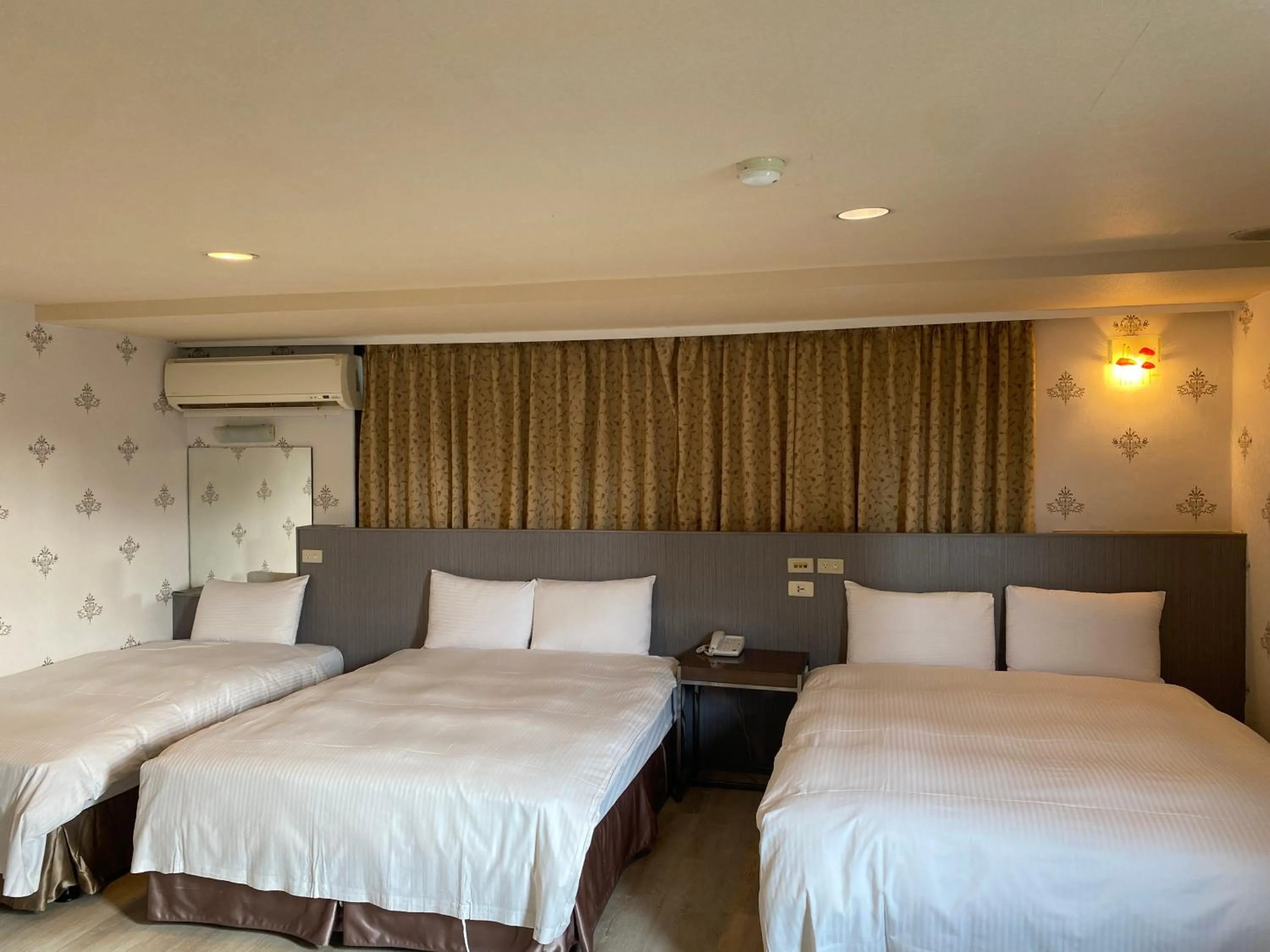 Photo of the whole room, Bed in Taipei Hotel Zoo