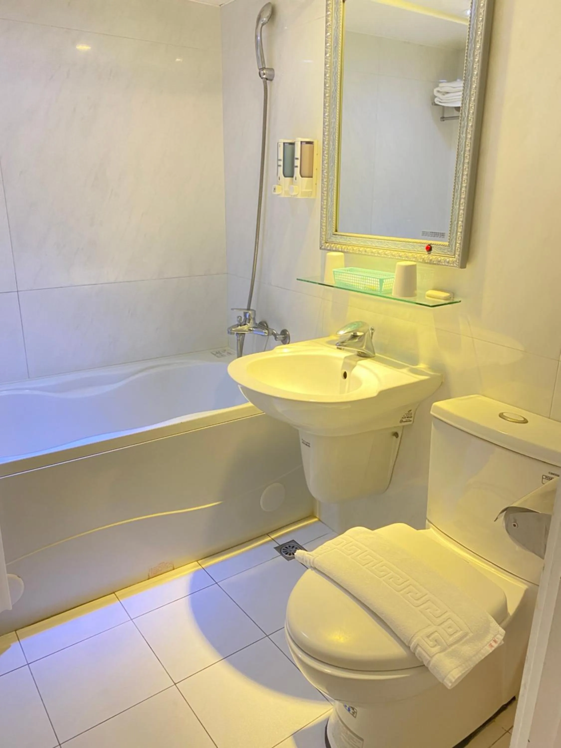 Shower, Bathroom in Taipei Hotel Zoo