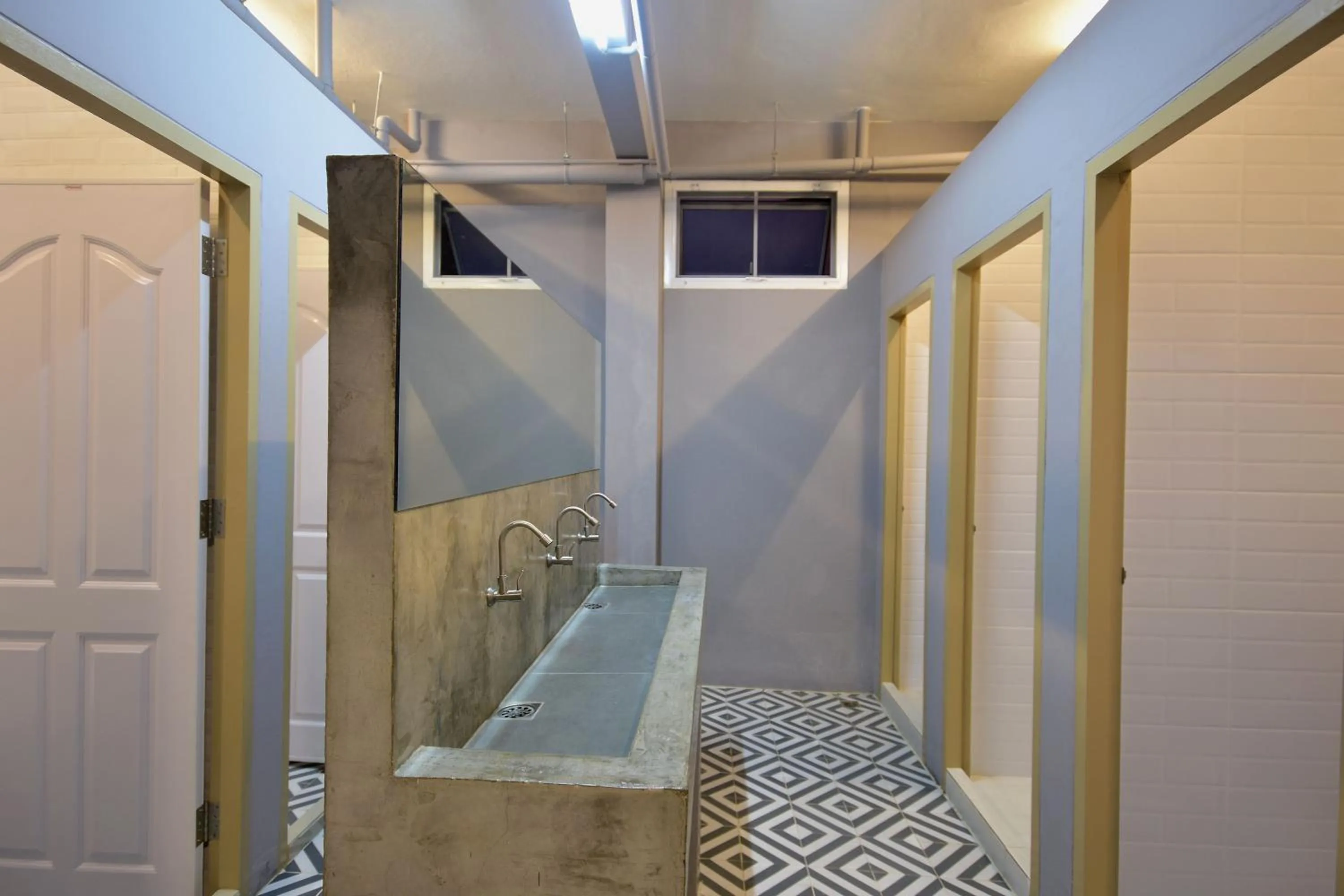 Shower in Inn Stations Hostel