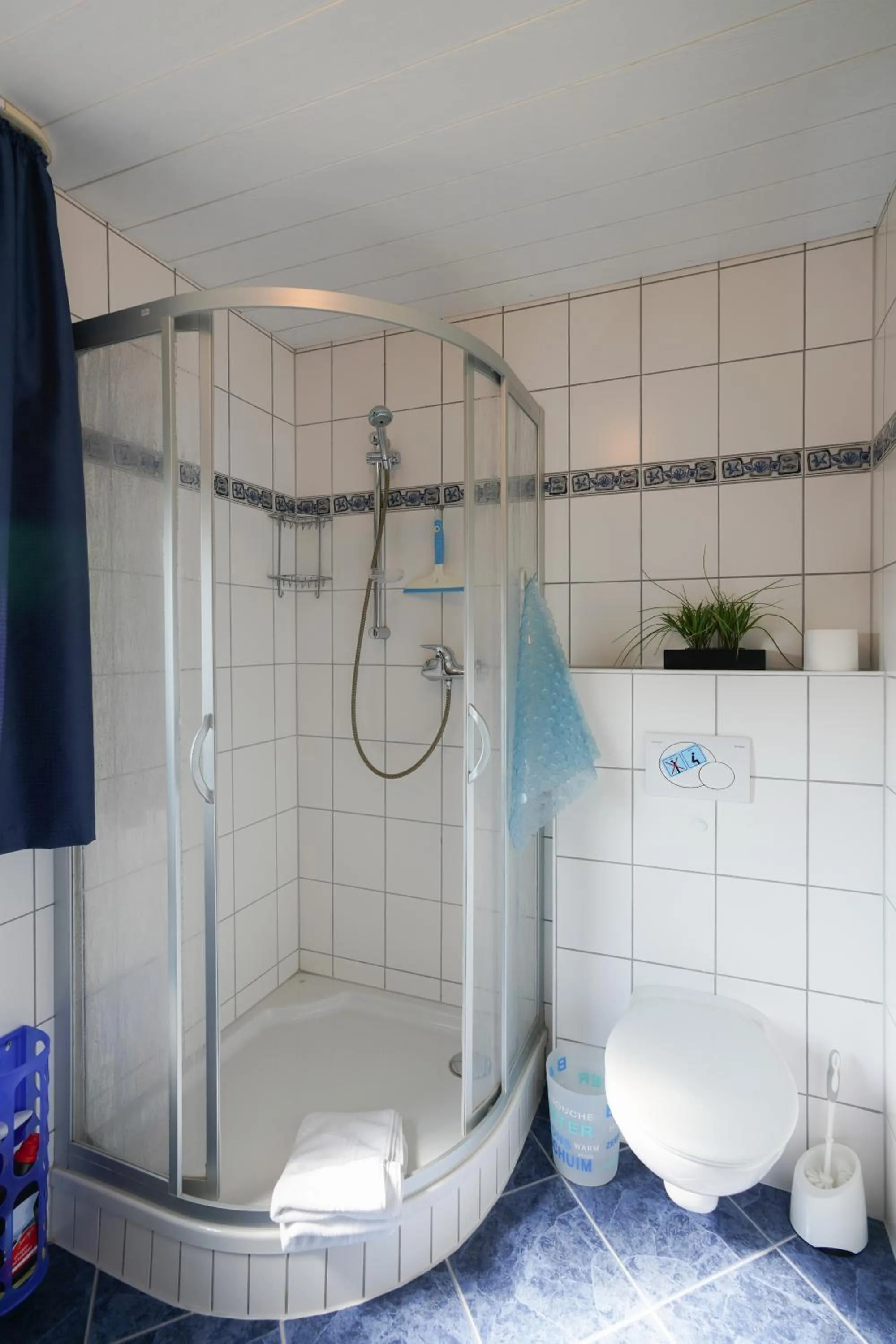Shower in Ferienhaus Daheim