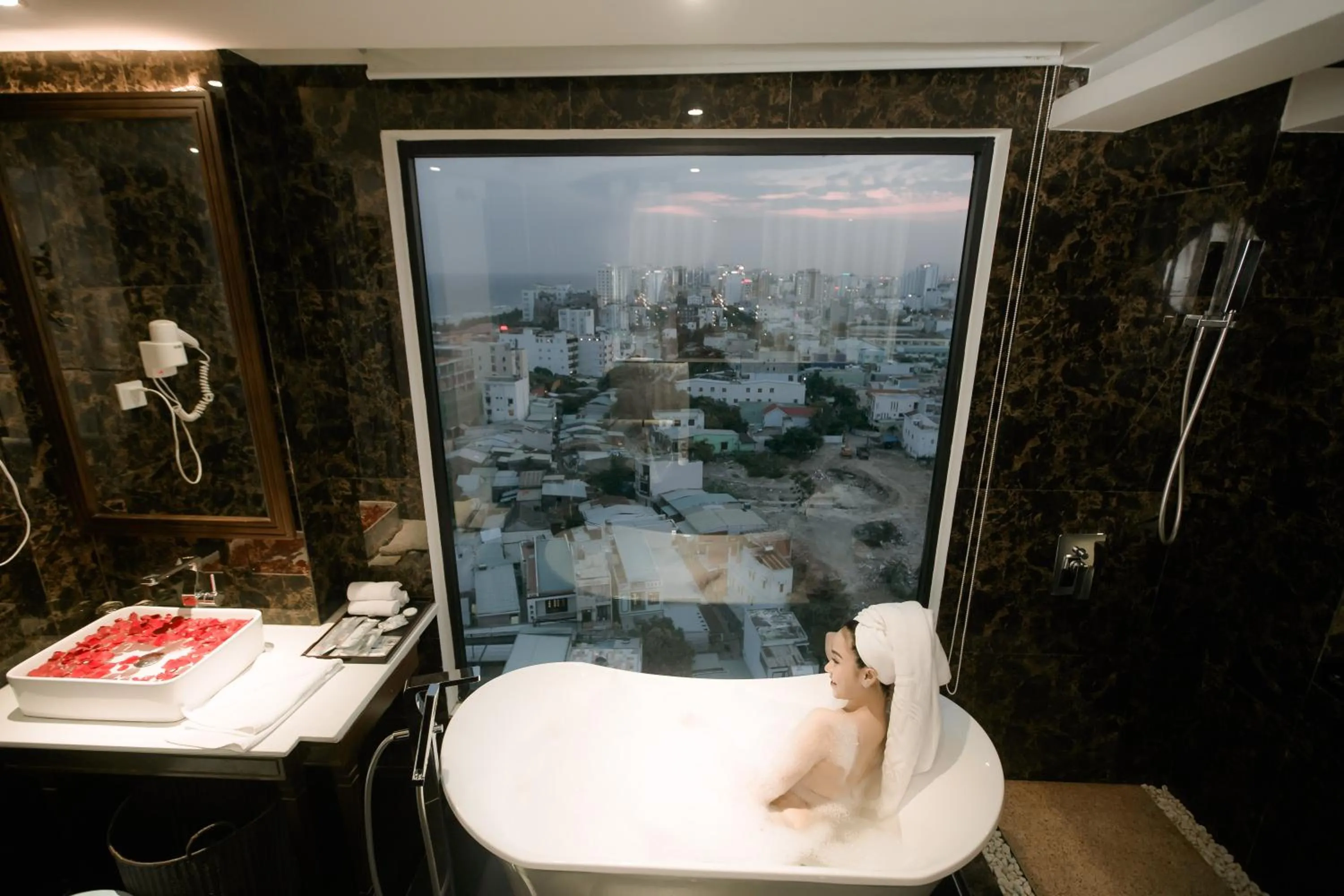 Shower in Adaline Hotel and Suite