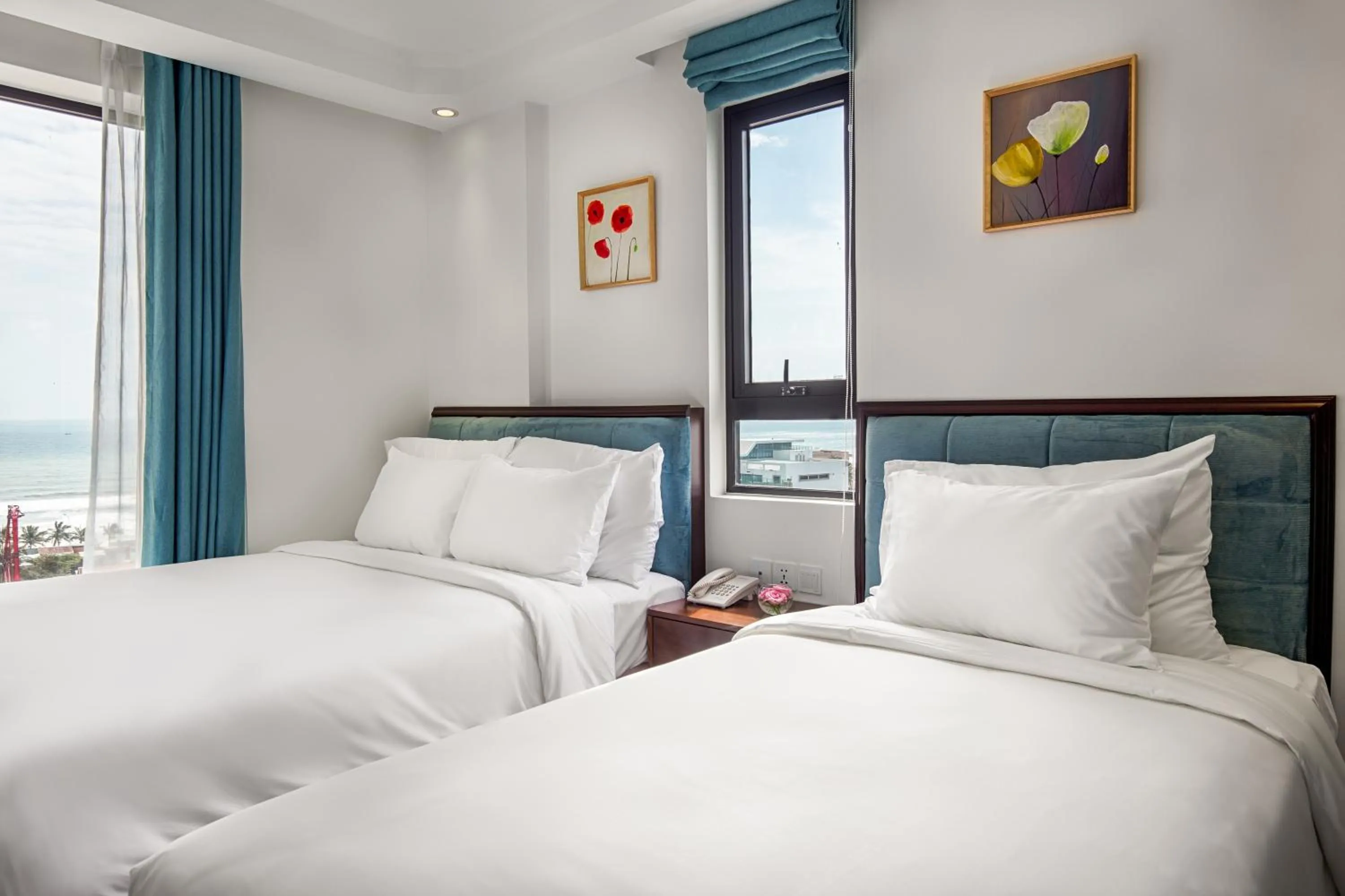 Living room, Bed in Adaline Hotel and Suite