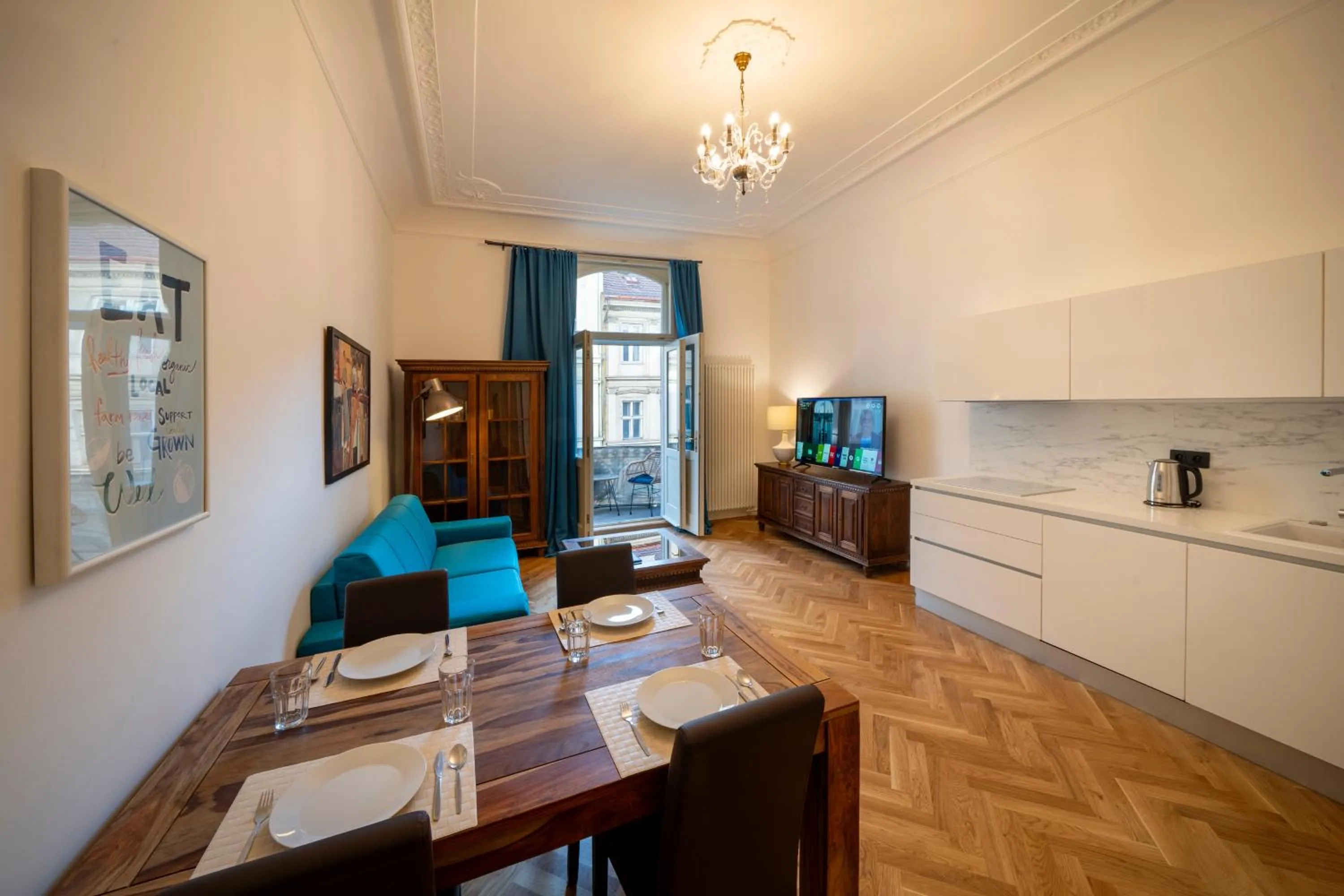 TV and multimedia in Old Town - Aparthotel Michalska