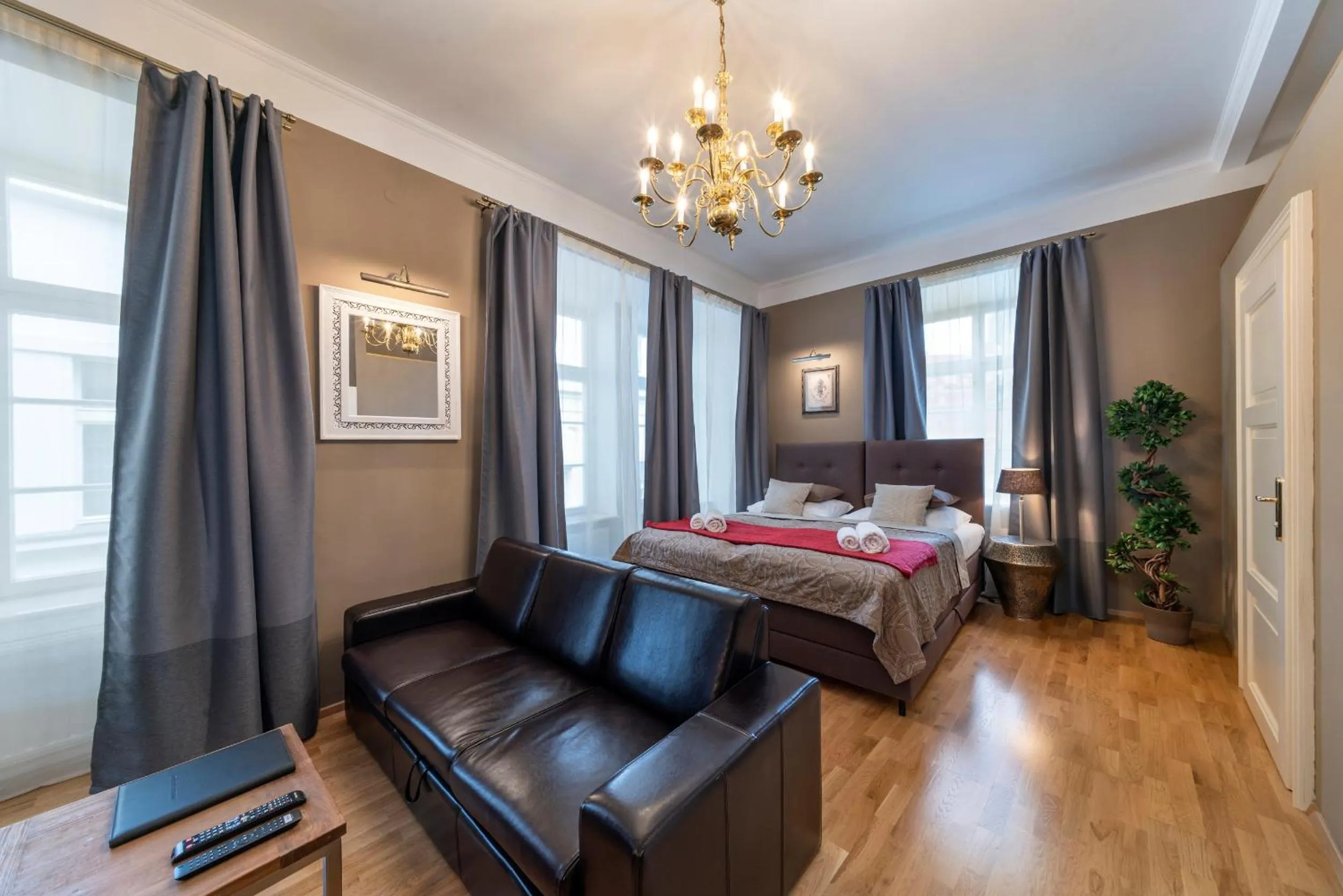 Seating area, Bed in Old Town - Aparthotel Michalska