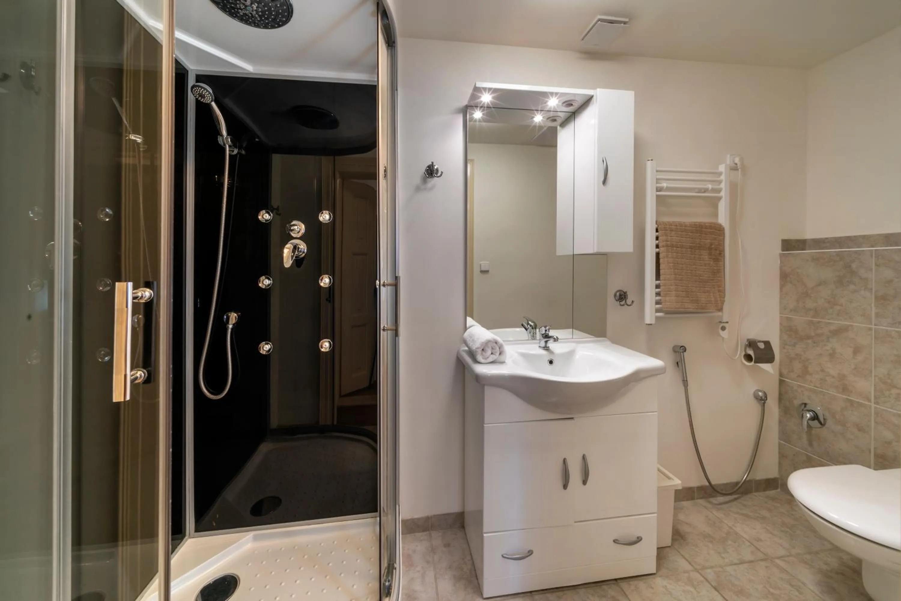 Toilet in Old Town - Aparthotel Michalska