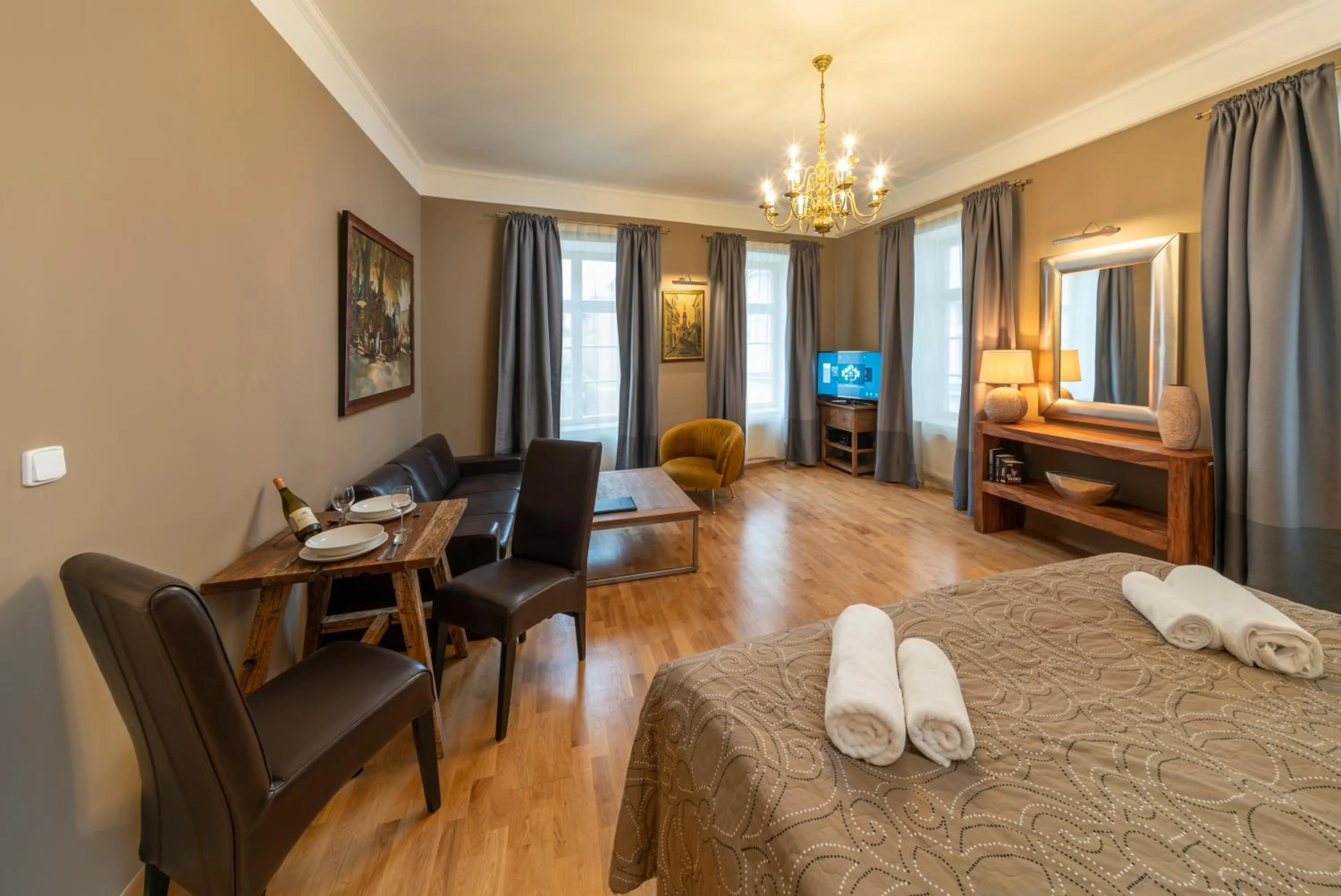 Seating area, Bed in Old Town - Aparthotel Michalska