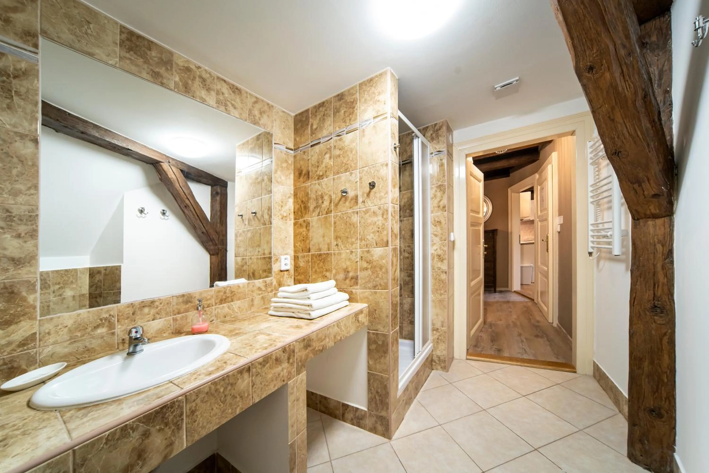 Shower in Old Town - Aparthotel Michalska