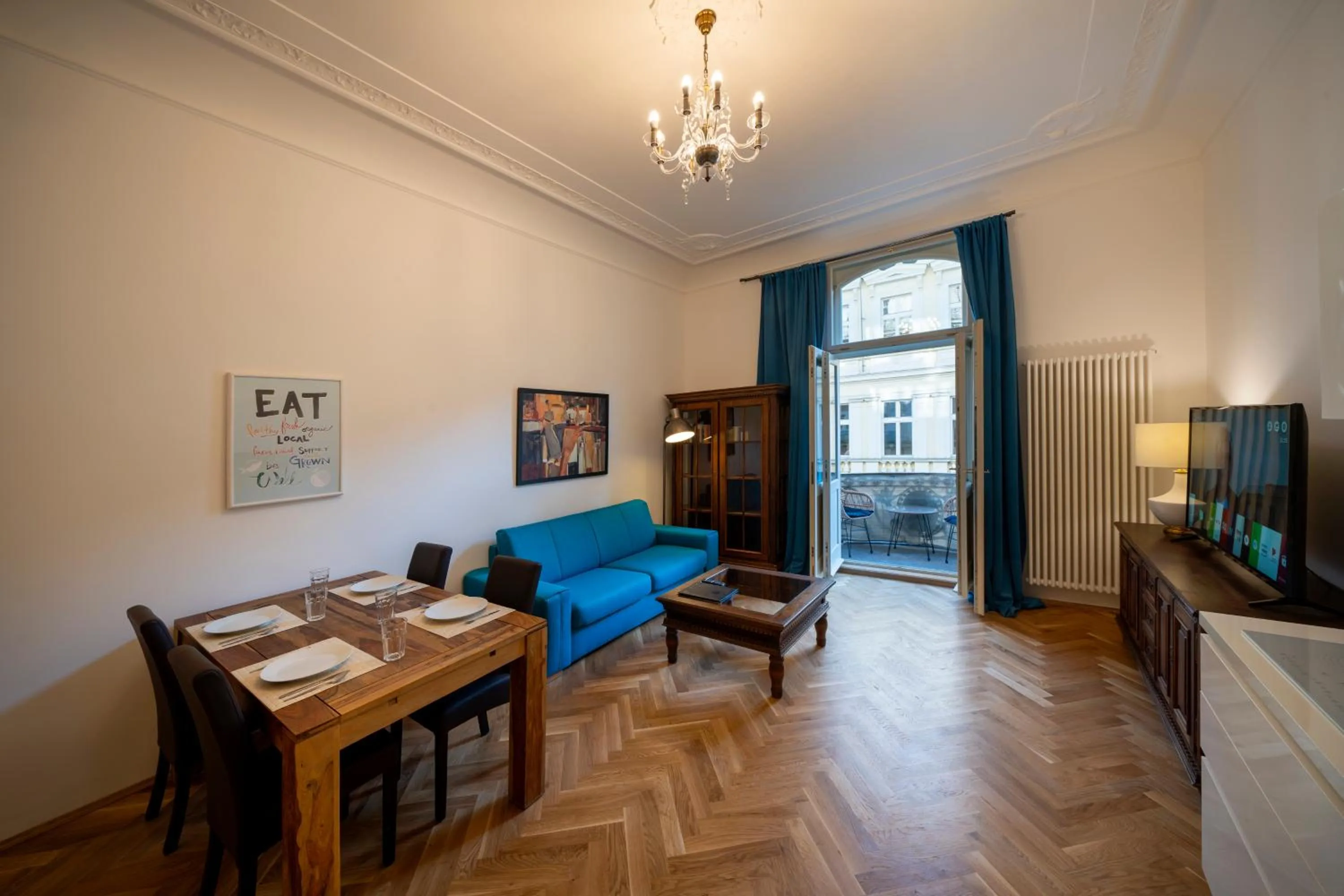 TV and multimedia in Old Town - Aparthotel Michalska