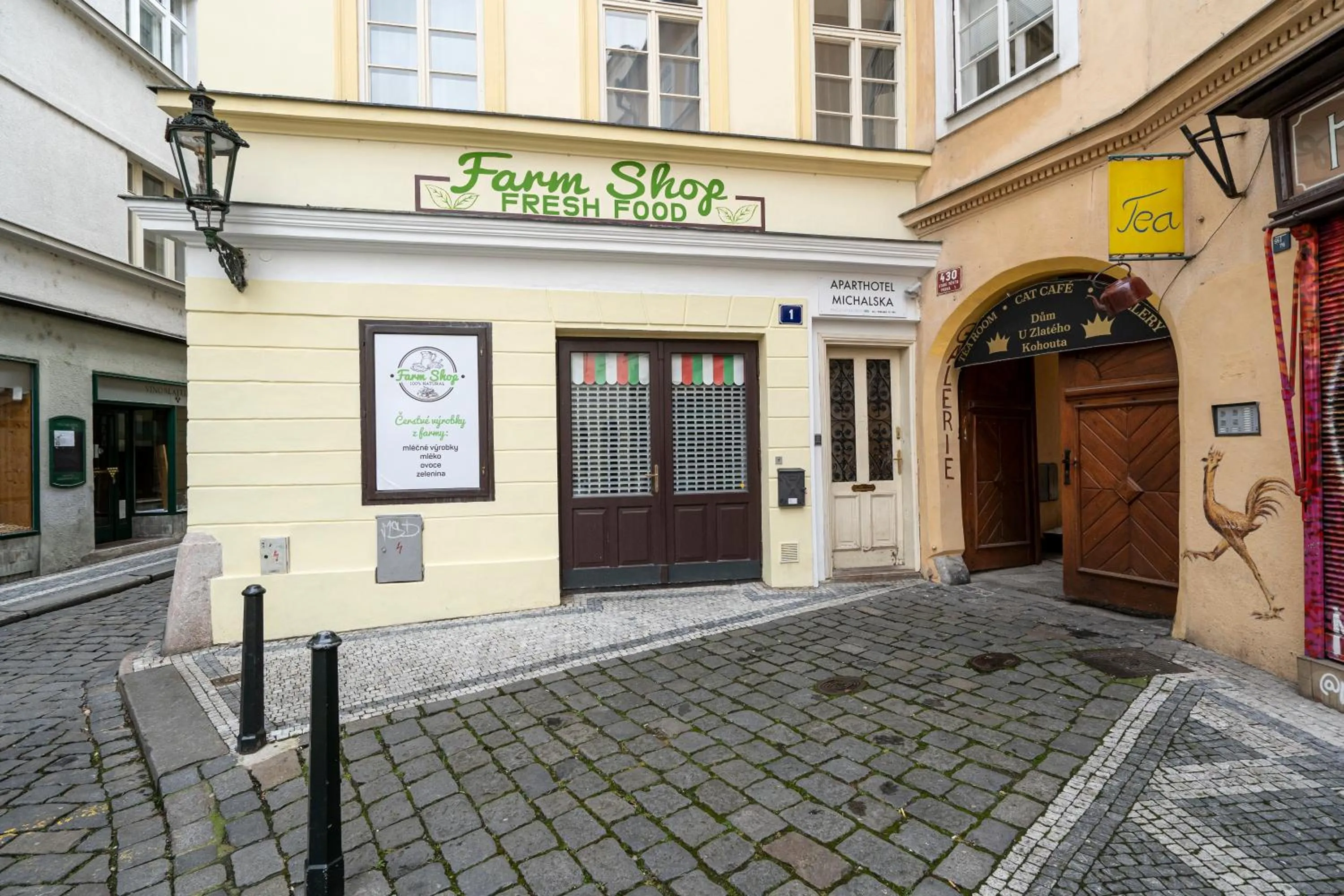 Property building in Old Town - Aparthotel Michalska