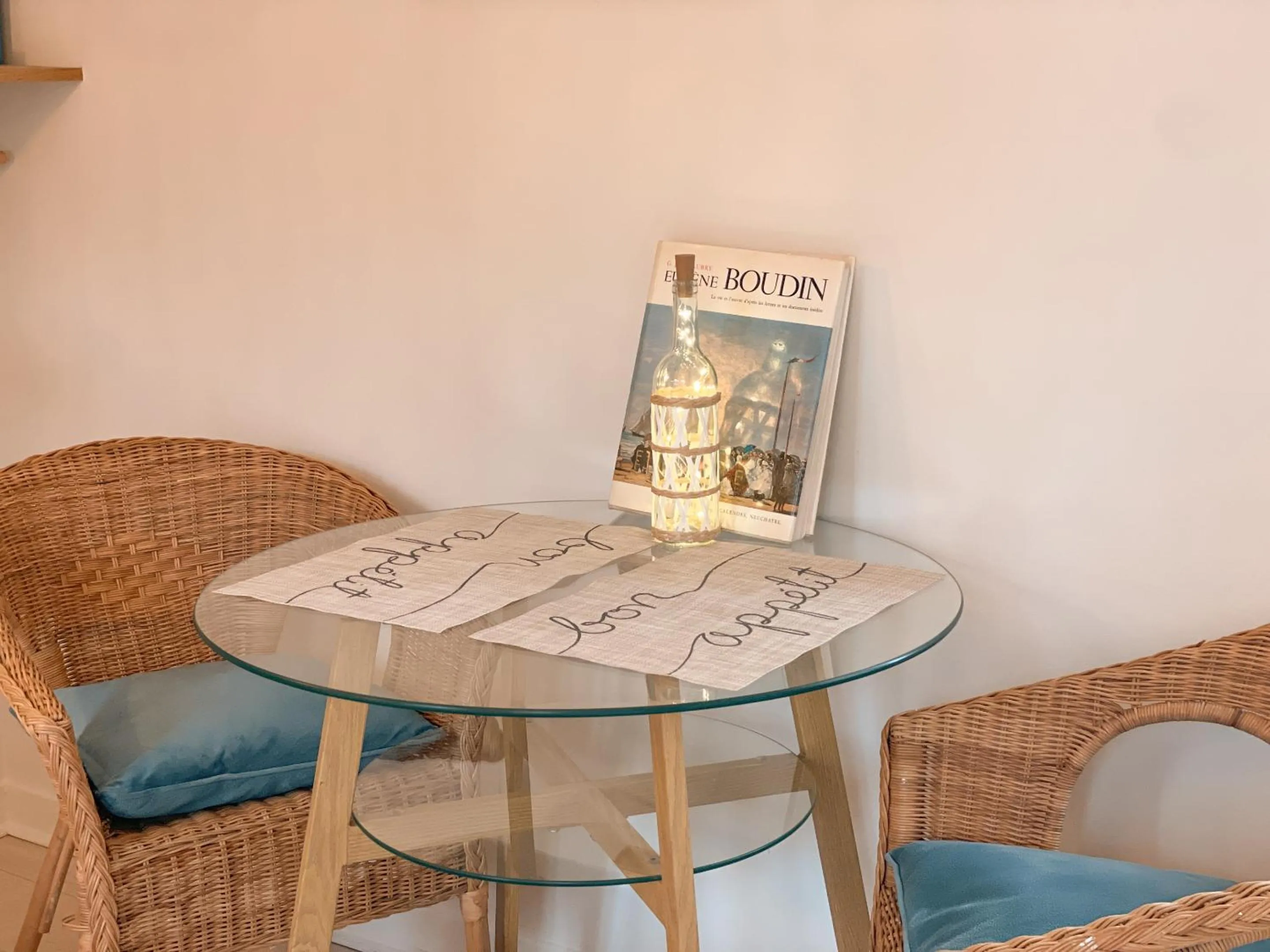 Bedroom in Clementines House Honfleur