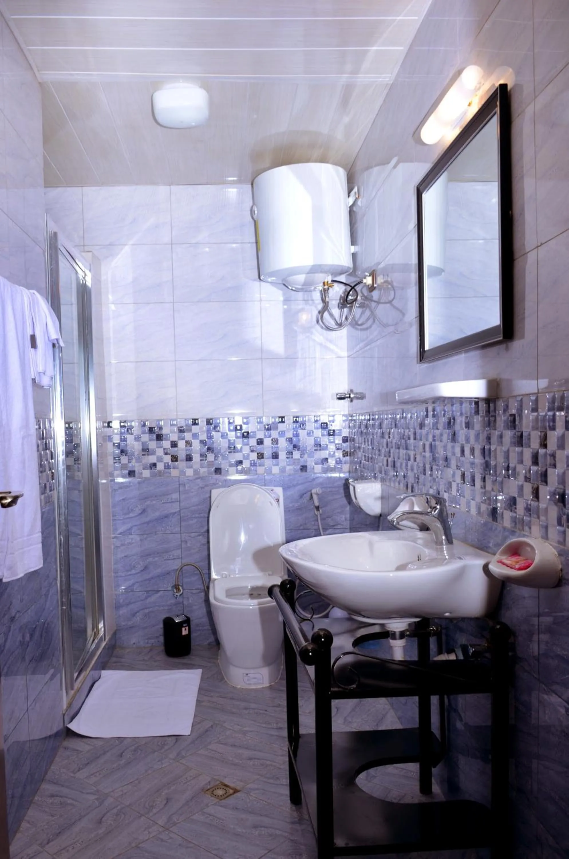 Shower in Melodie Hotel