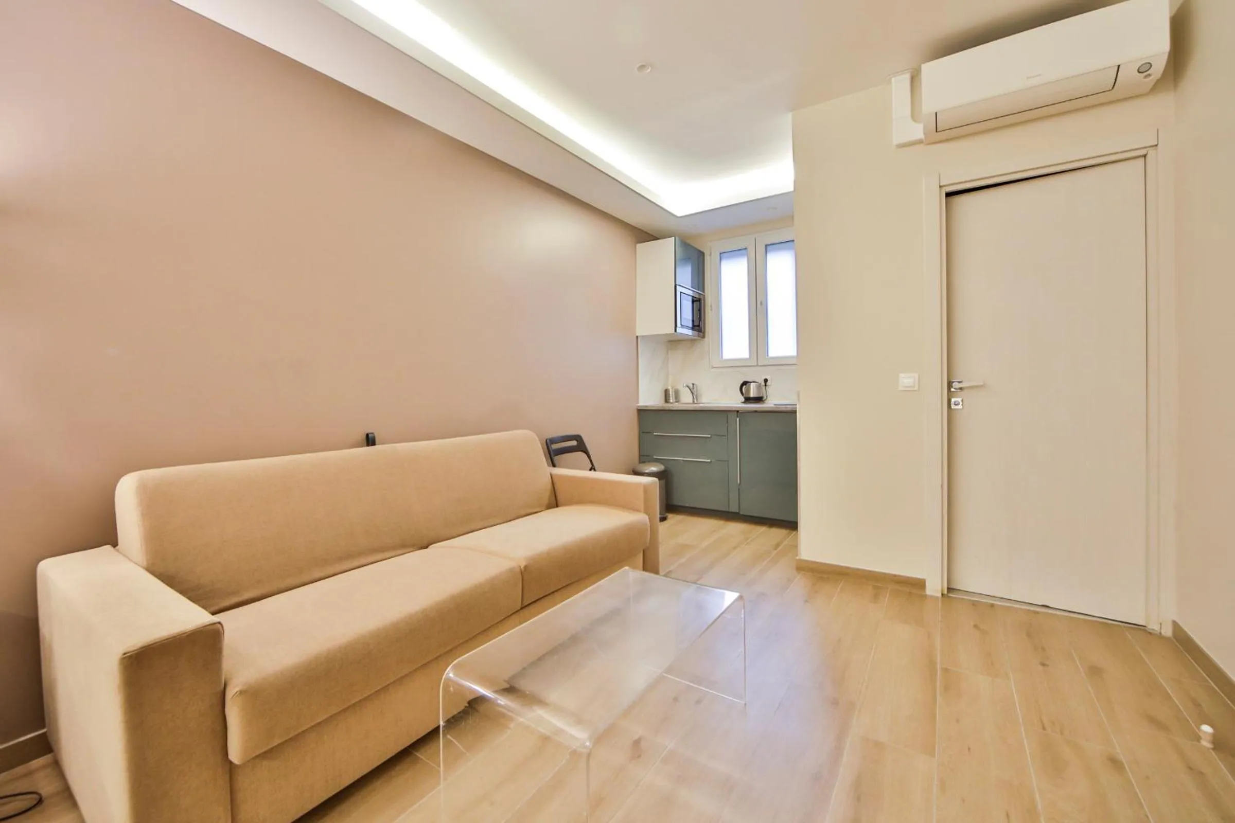 Kitchen or kitchenette in Blue Nights Apartments - Sébastopol