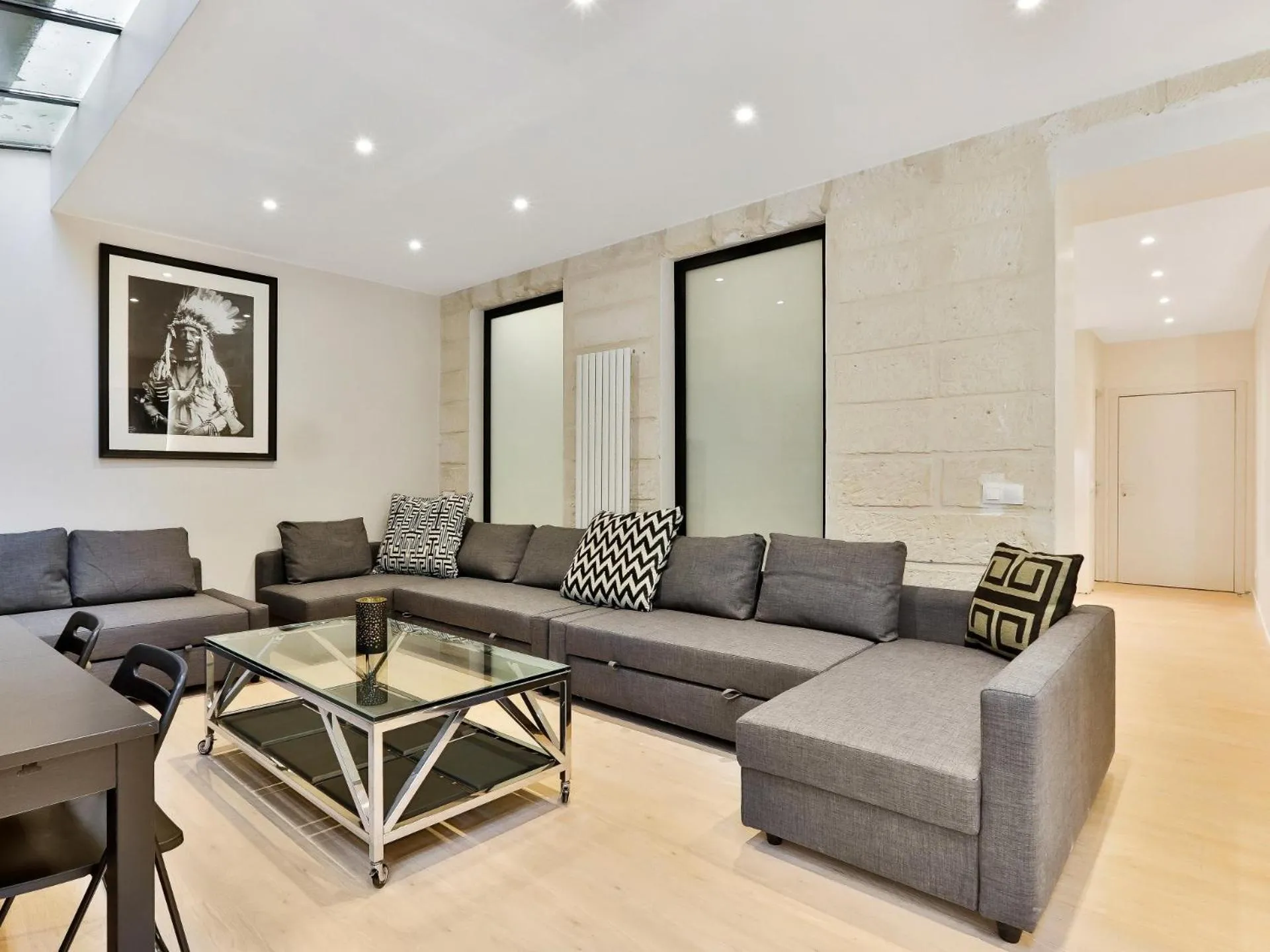 Bedroom in Blue Nights Apartments - Sébastopol