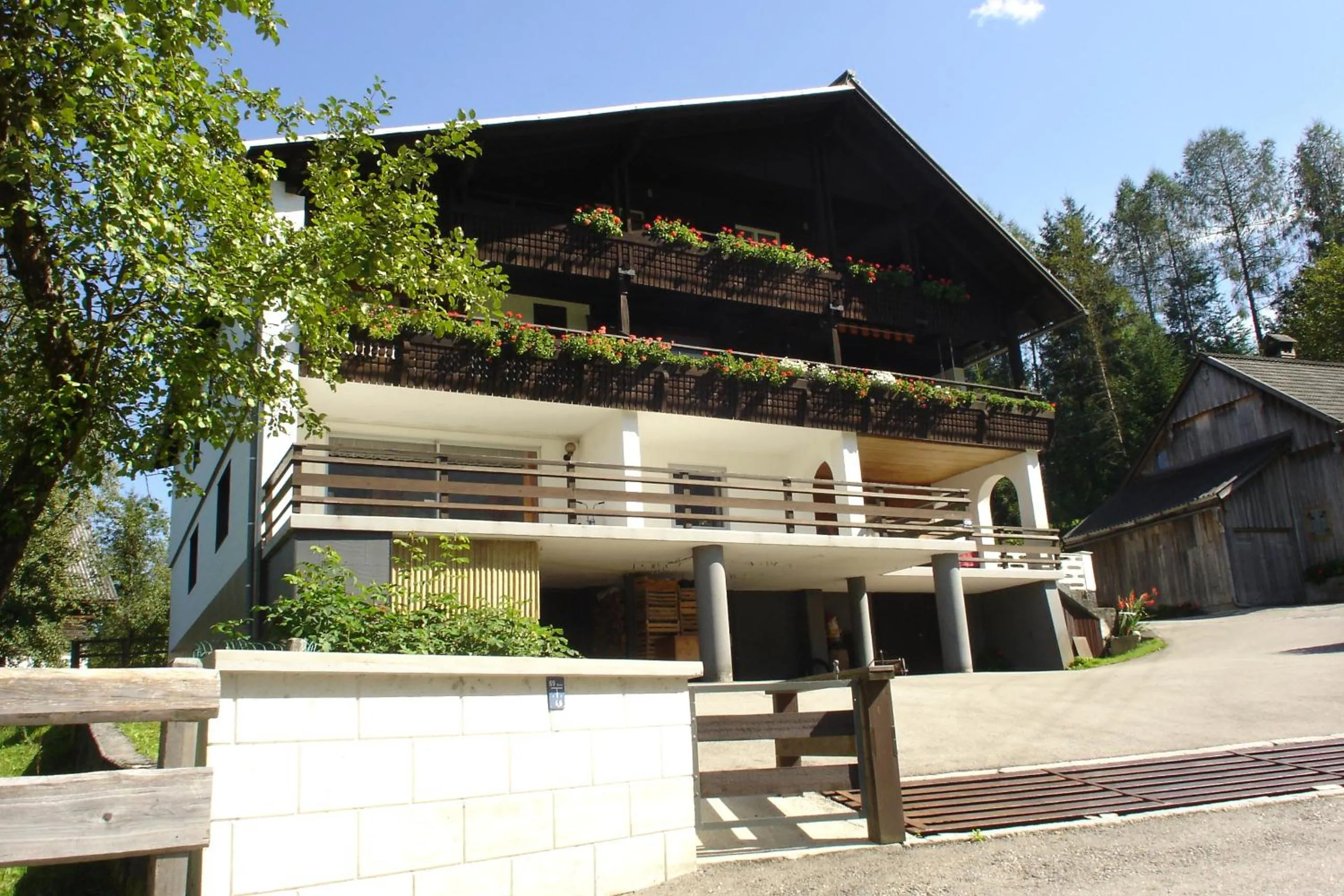 Property building in Haus Straubinger-Tiefenbacher