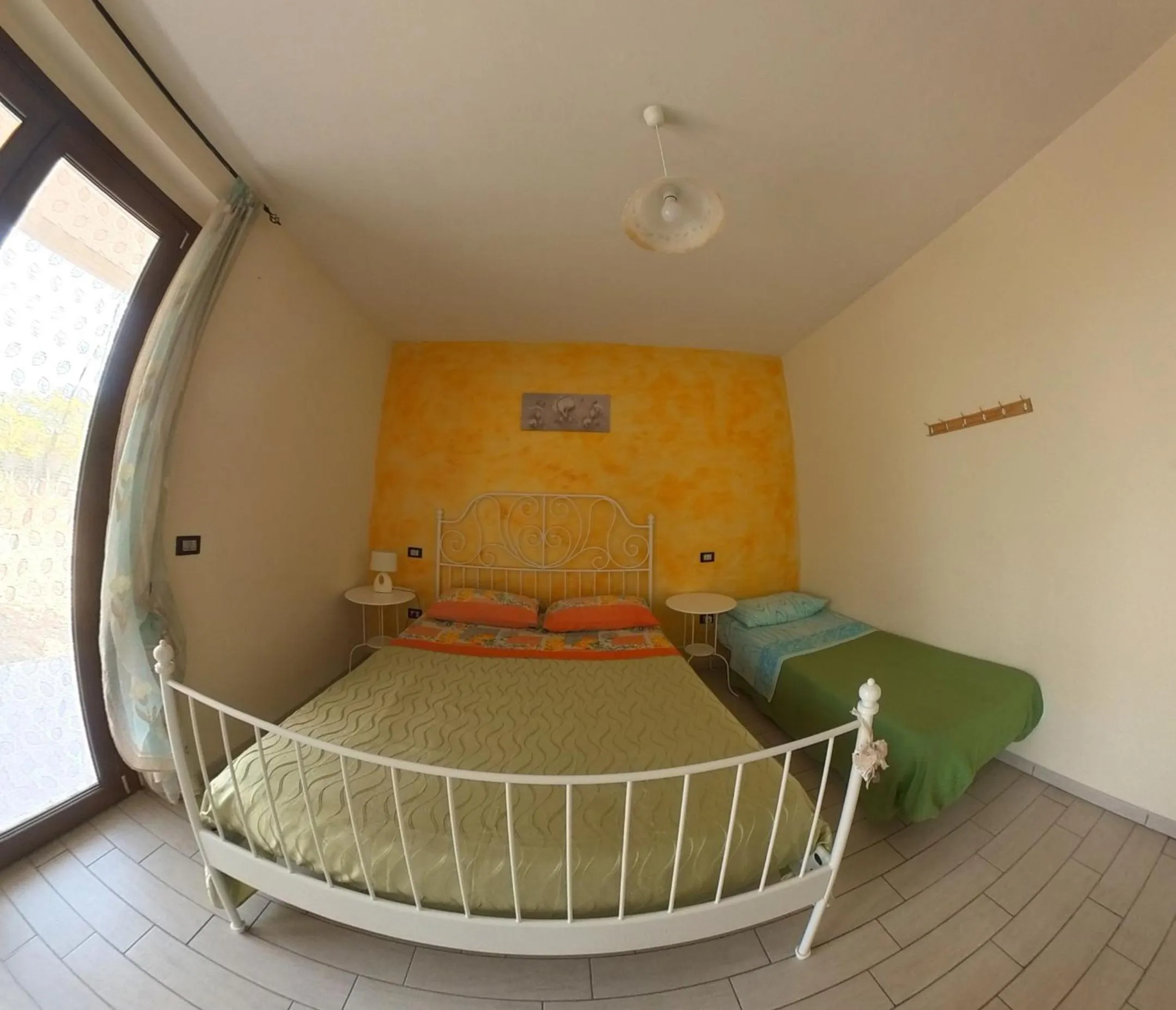 Photo of the whole room, Bed in La Bella Addormentata