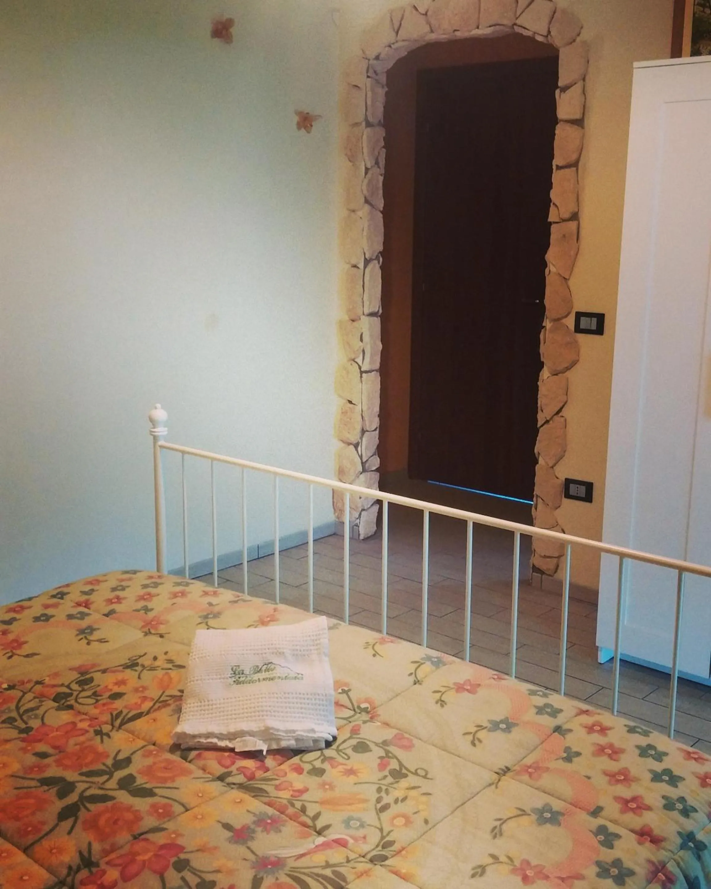 Bedroom, Bed in La Bella Addormentata