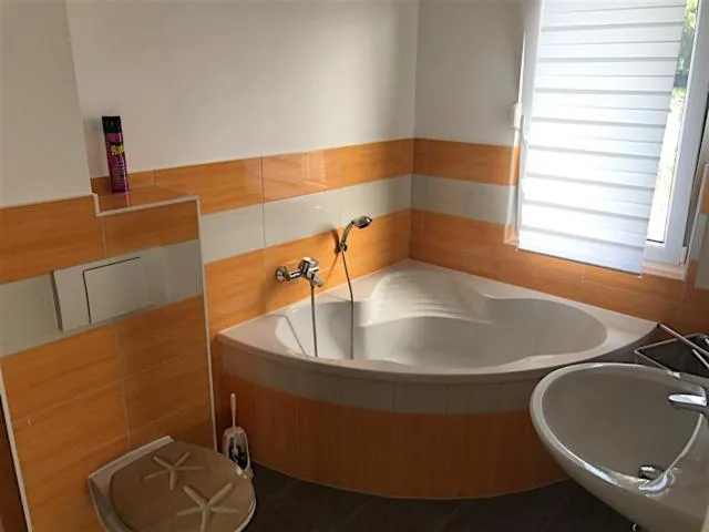 Bathroom in Wind und Wetter