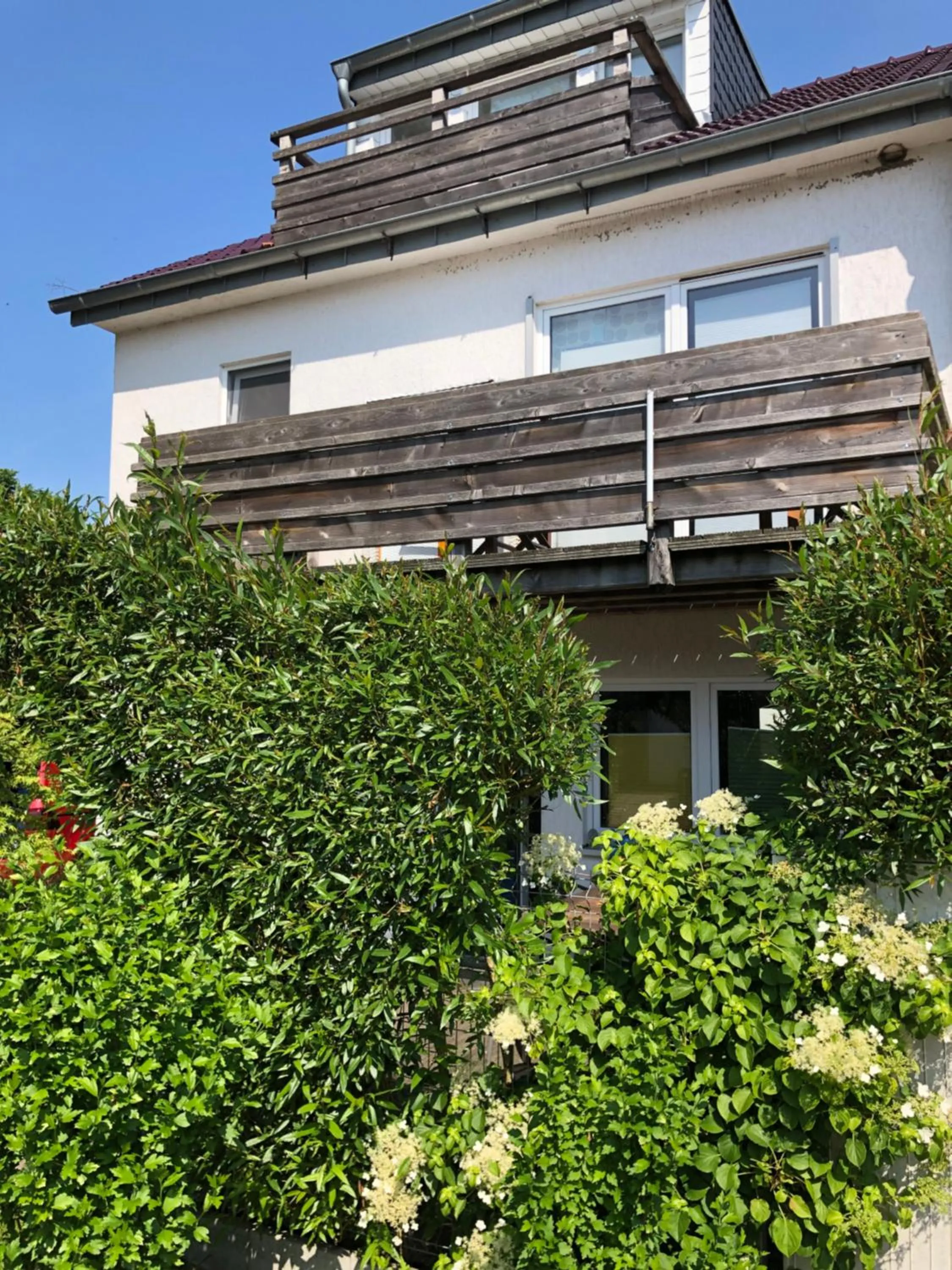 Property building in Wind und Wetter