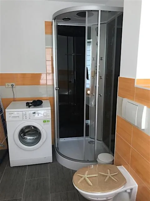 Bathroom in Wind und Wetter