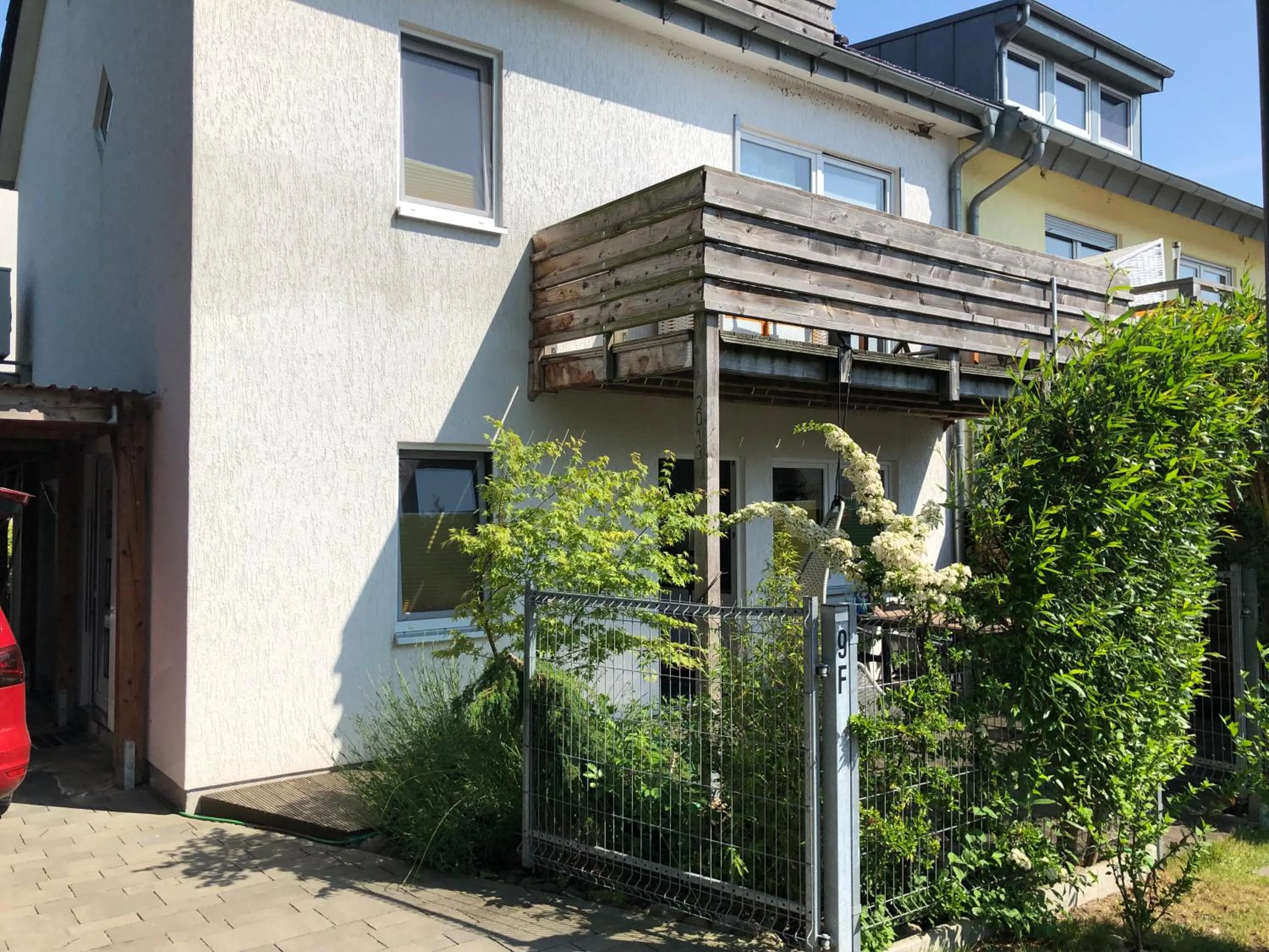 Property building in Wind und Wetter