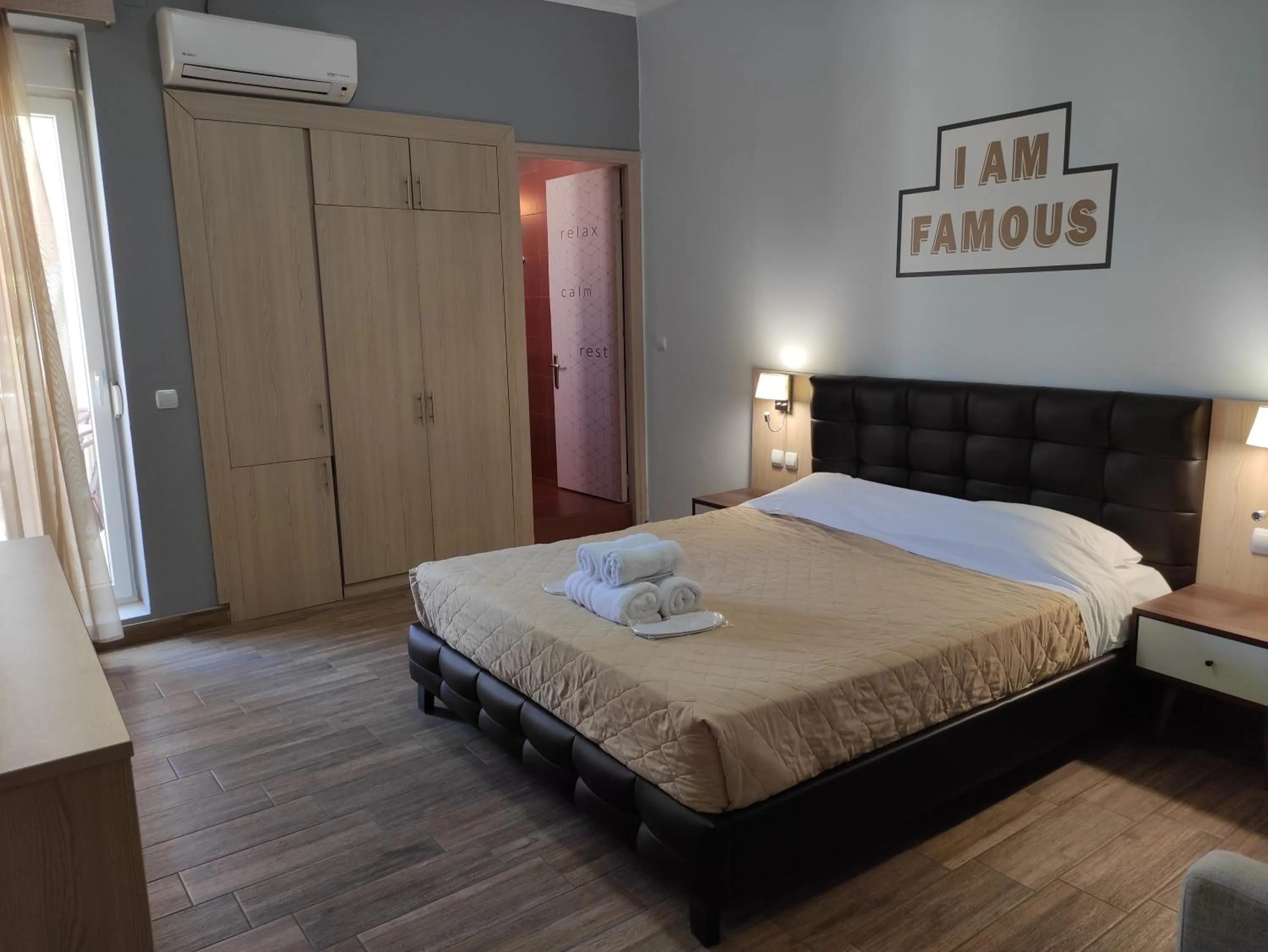 Photo of the whole room, Bed in City Point Chios