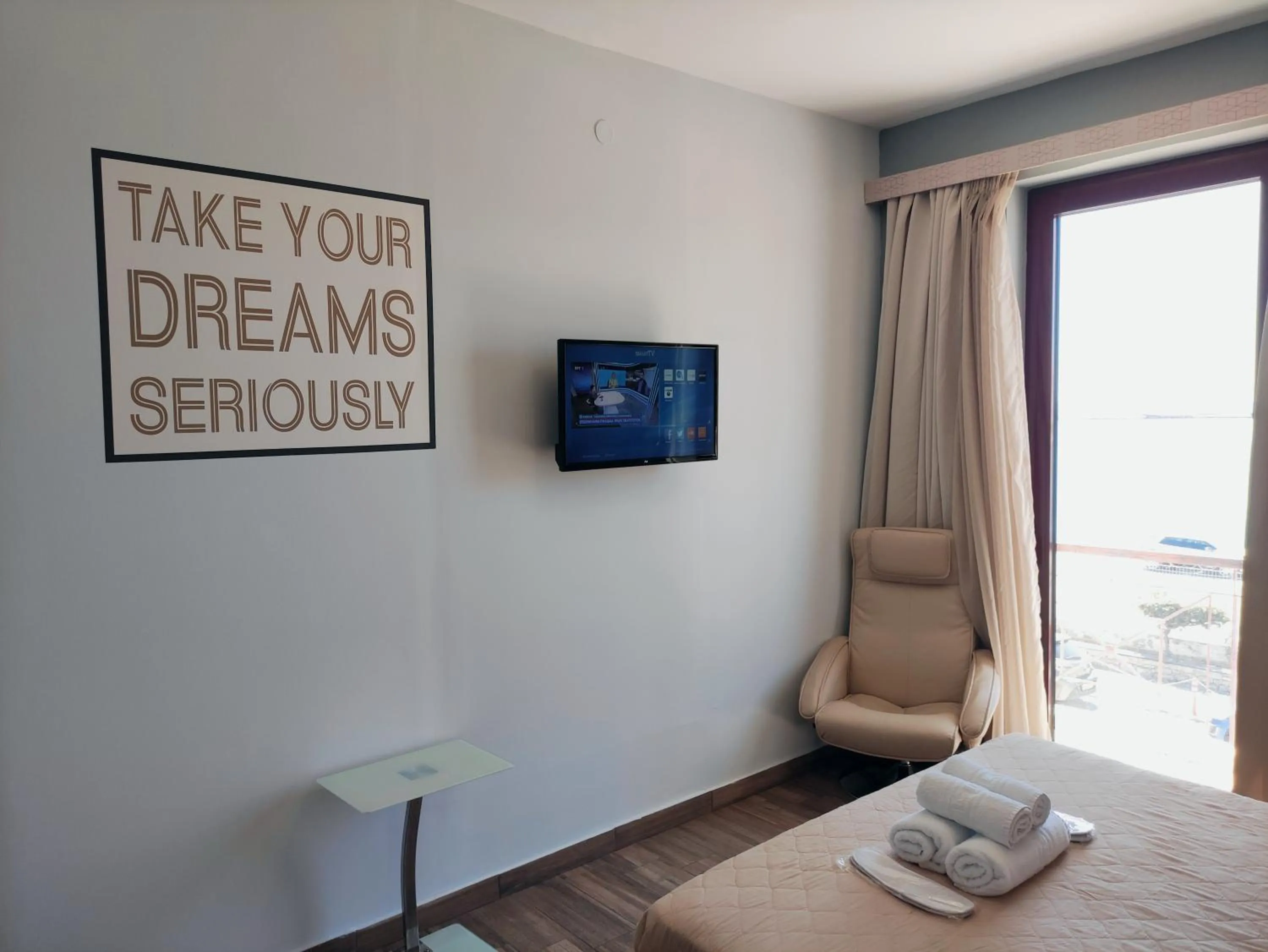TV and multimedia, Bed in City Point Chios