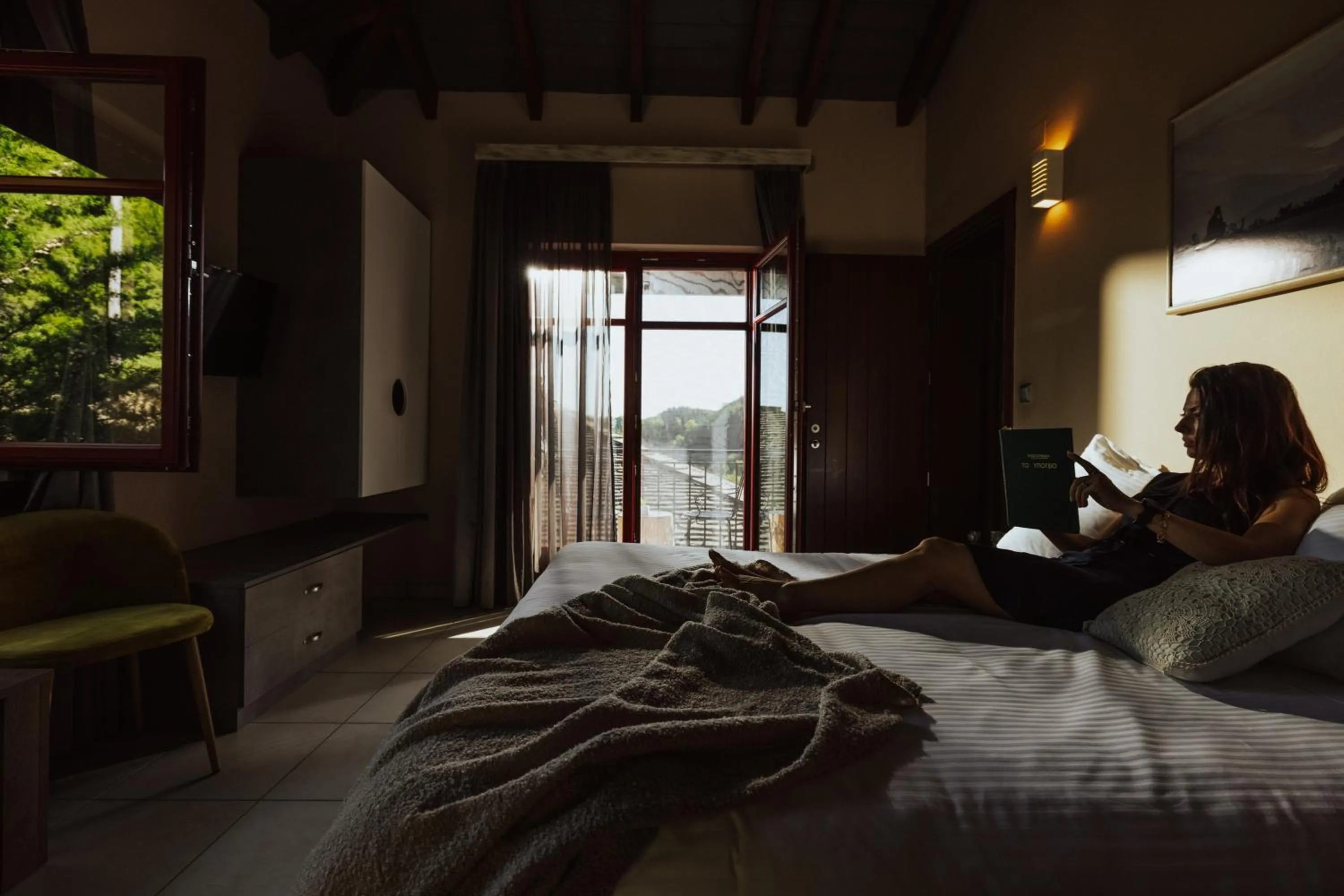 Bed in Rouista Tzoumerka Resort