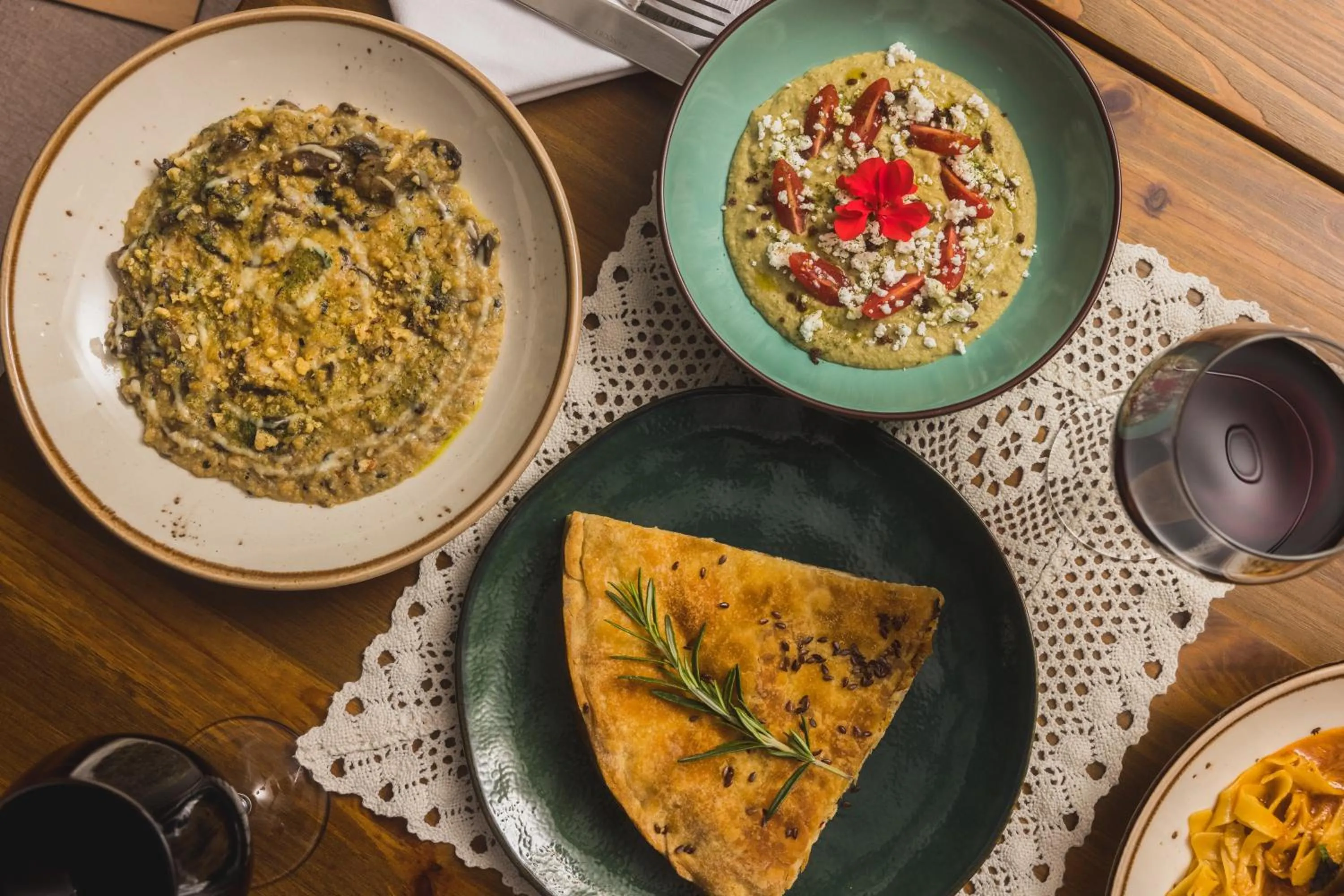 Restaurant/places to eat in Rouista Tzoumerka Resort