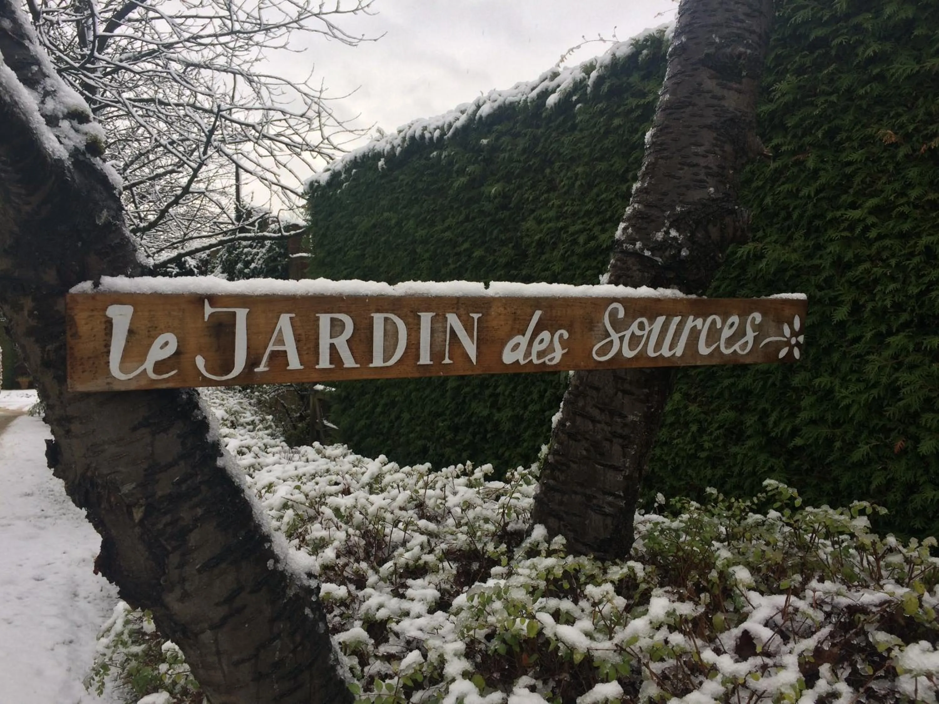 Property logo or sign in Le Jardin Des Sources