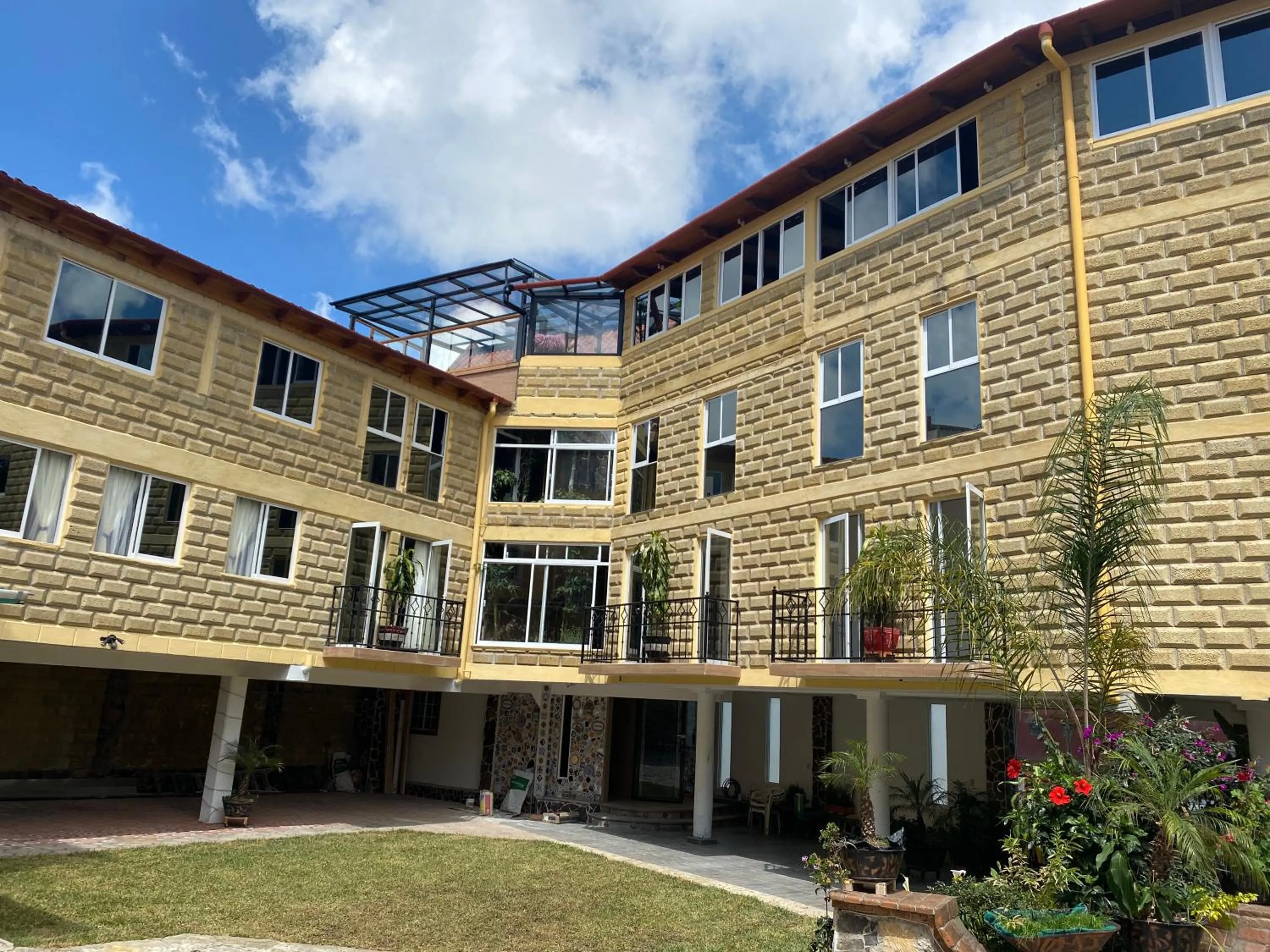 Property building in Hotel & Suites Cerro Roj0