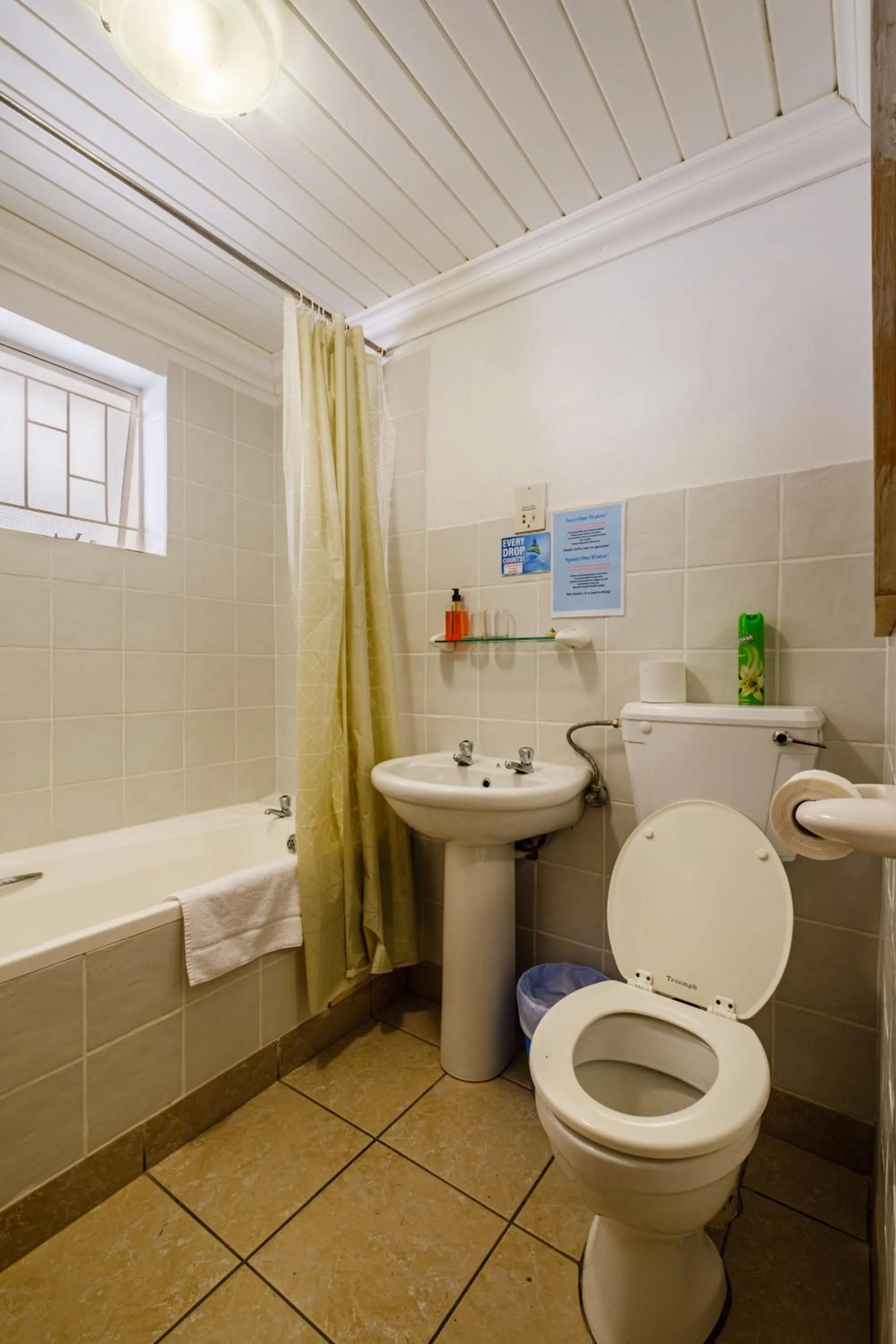 Bathroom in Paternoster Hotel