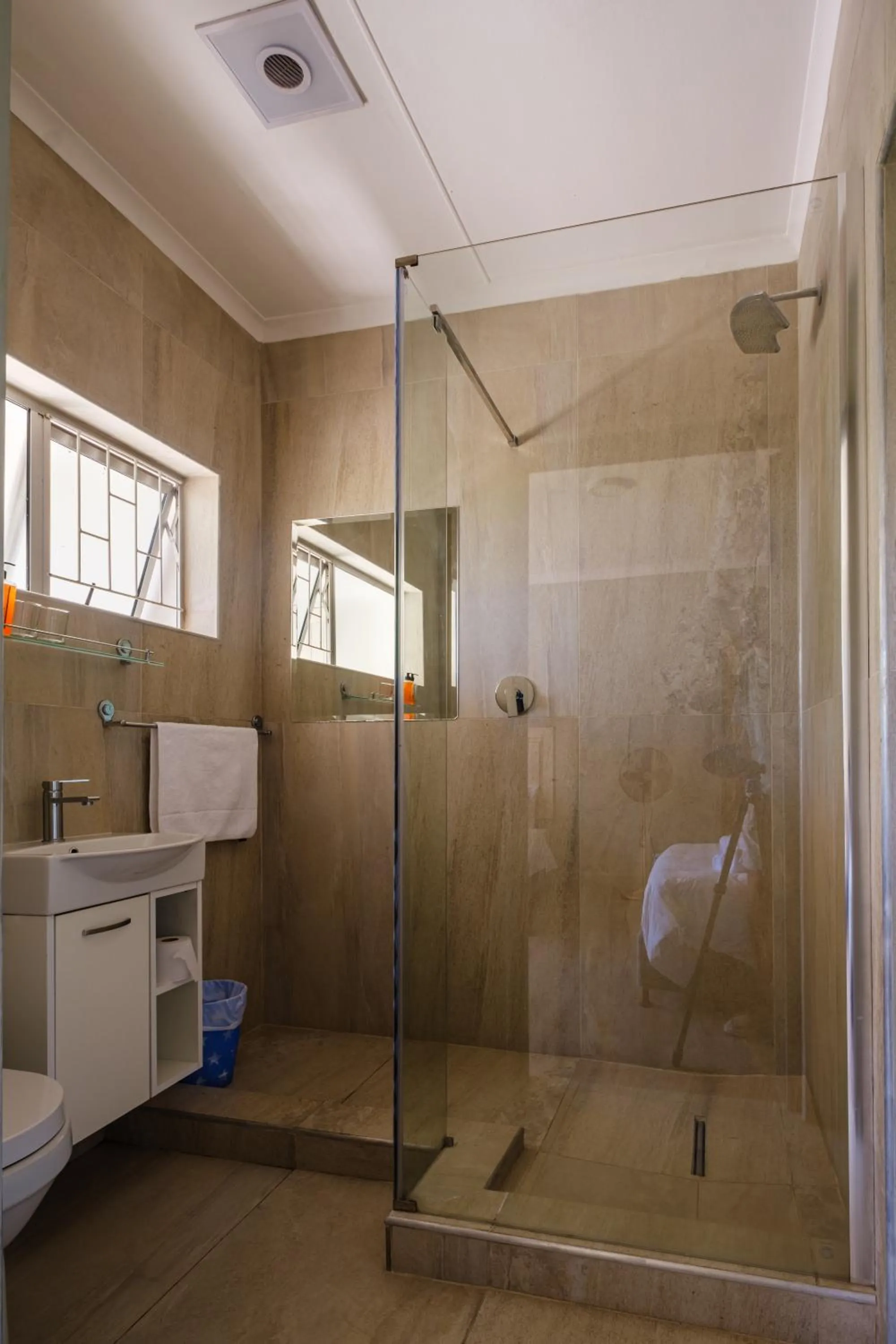 Bathroom in Paternoster Hotel